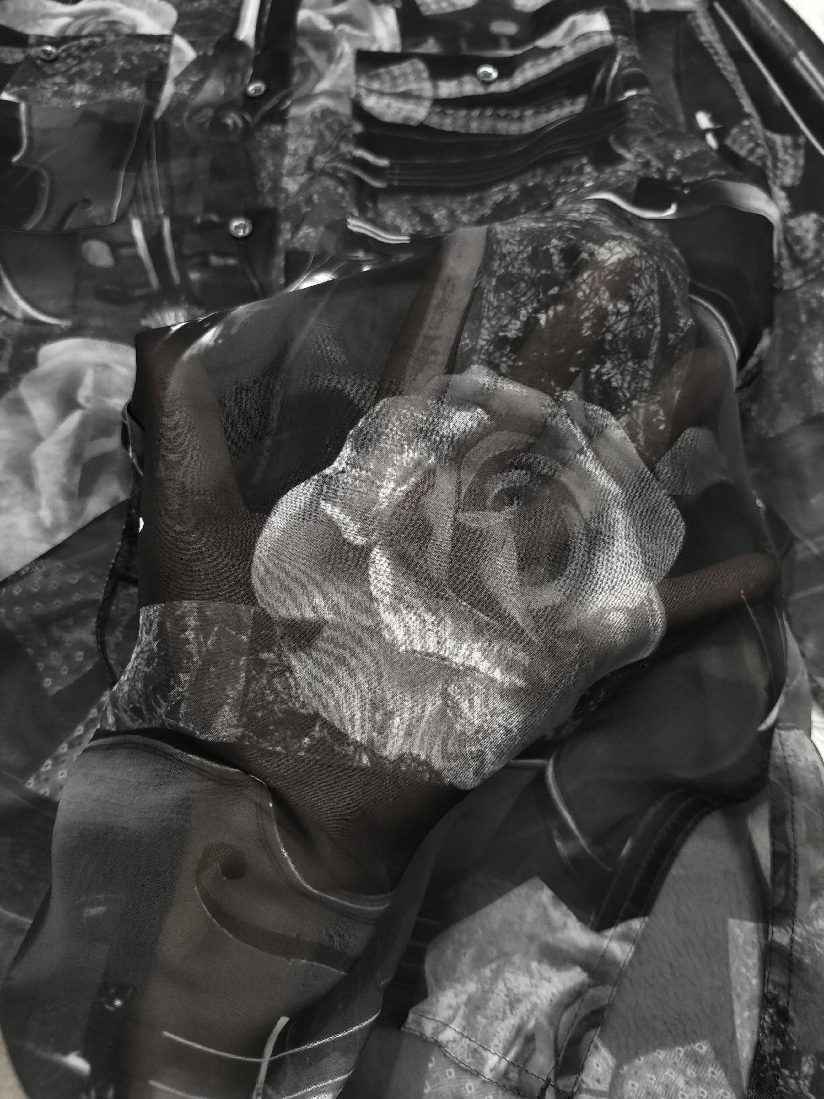 Max Mara DOPE 🇮🇹 Penny Black Roses Musical Art Sheer Blouses Size L / US 10 / IT 46 - 8 Thumbnail
