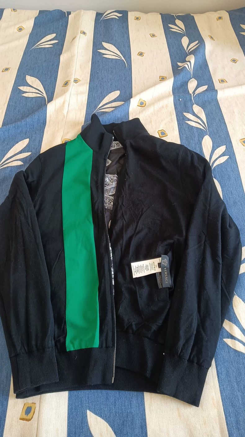 Versace Versace Baroque print with black and green panels on both Size US S / EU 44-46 / 1 - 2 Thumbnail