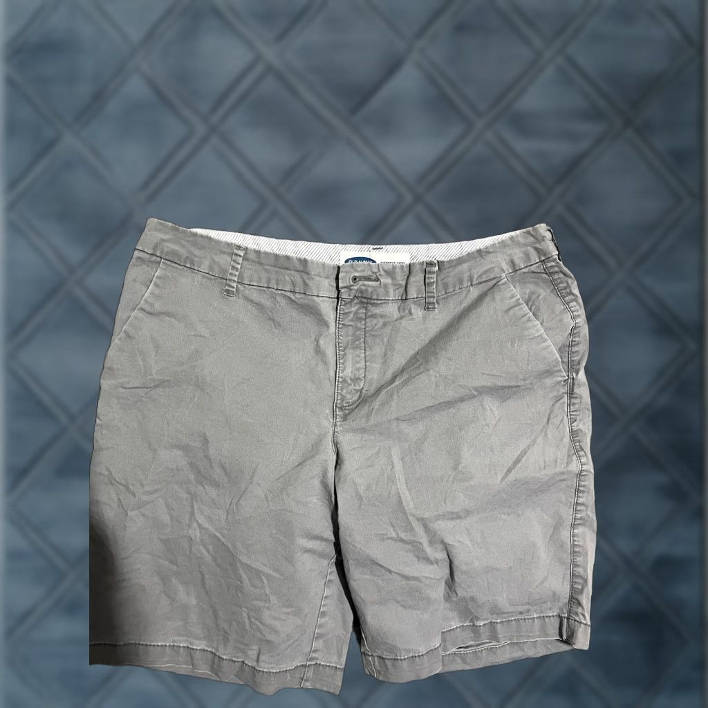 Old Navy Old Navy Shorts Women Low Rise 3in Inseam Gray Size 10 Cotton Blend Chino Casual Womens Size 32" / US 10 / IT 46 - 1 Thumbnail