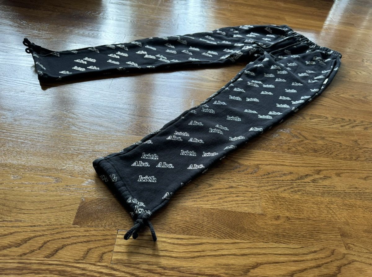 Advisory Board Crystals × Kith Small Holographic Print Sweatpant Black ABC Pants 123. Size US 30 / EU 46 - 5 Thumbnail