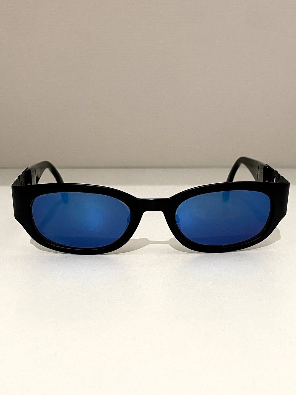 Yves Saint Laurent Yves Saint Laurent YSL Big Gold Logo Black Retro Sunglasses Size ONE SIZE - 4 Thumbnail