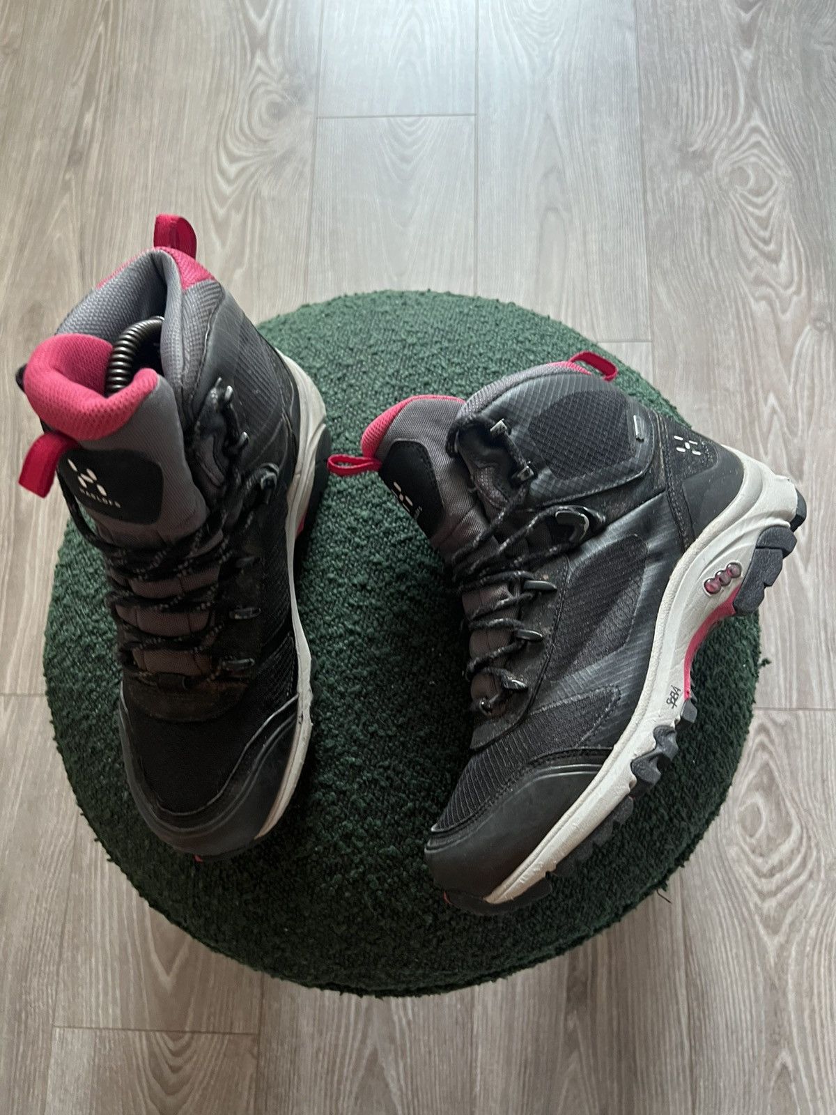 Asics × Goretex × Haglofs ‼️Haglofs x Asics Gel Observe Hi Q GT Wtprf Black/Pink Boots‼️ Size US 7 / IT 37 - 8 Thumbnail
