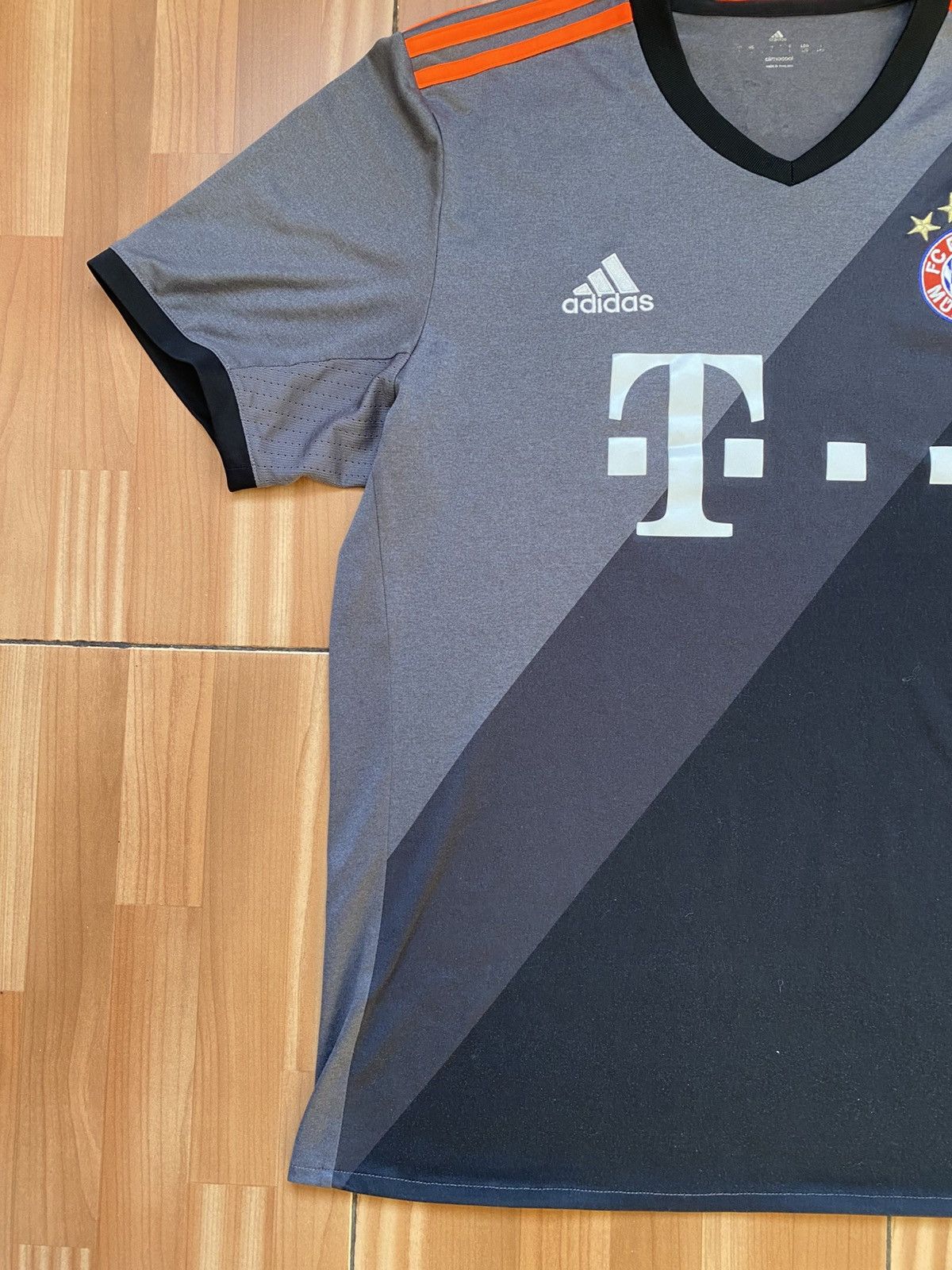 Vintage Adidas BAYERN MUNICH 2016 2017 Football Shirt Soccer Jersey Size US M / EU 48-50 / 2 - 4 Thumbnail