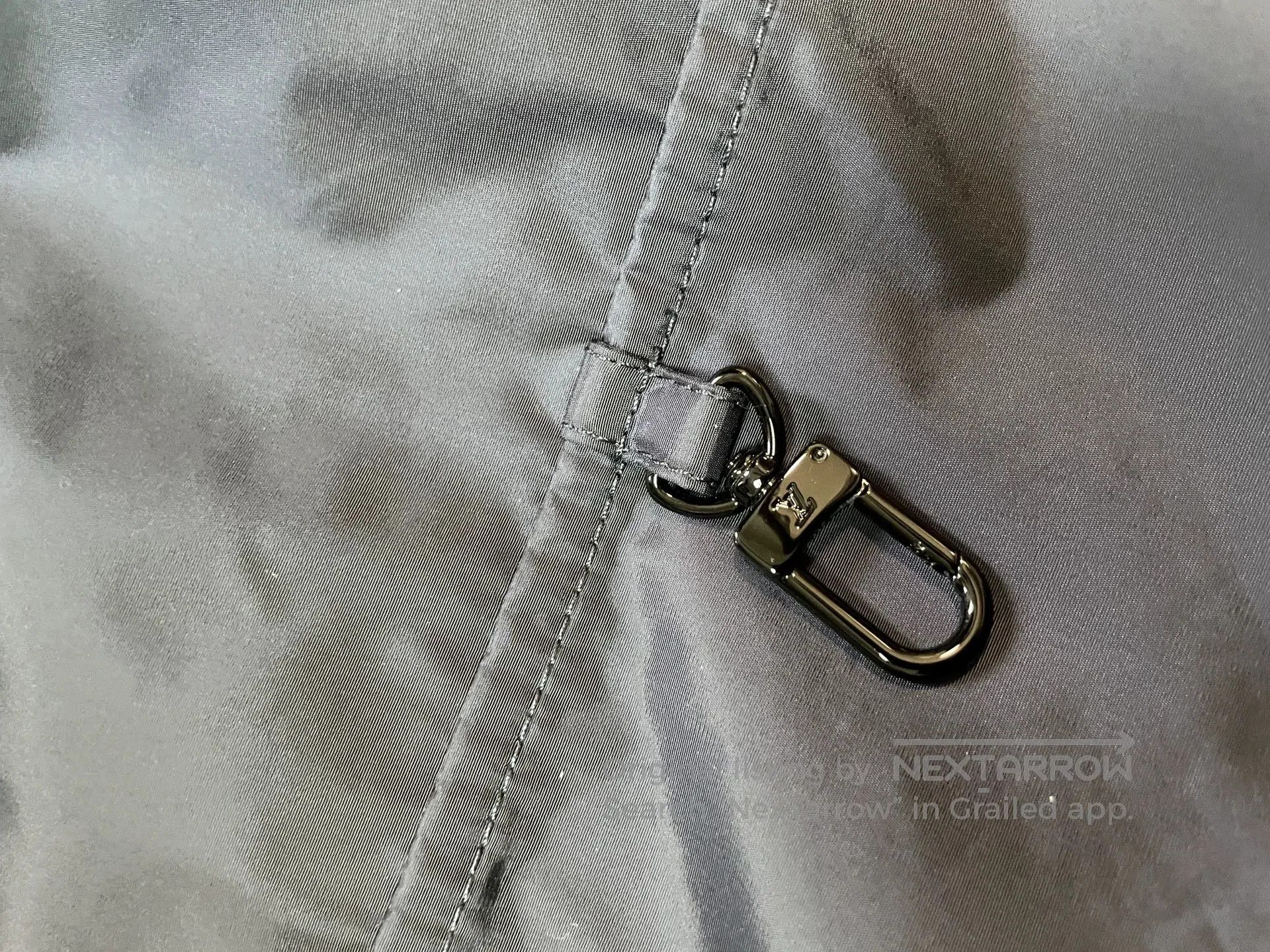 Louis Vuitton louis vuitton waterproof outdoor jacket in navy. Size US L / EU 52-54 / 3 - 3 Thumbnail