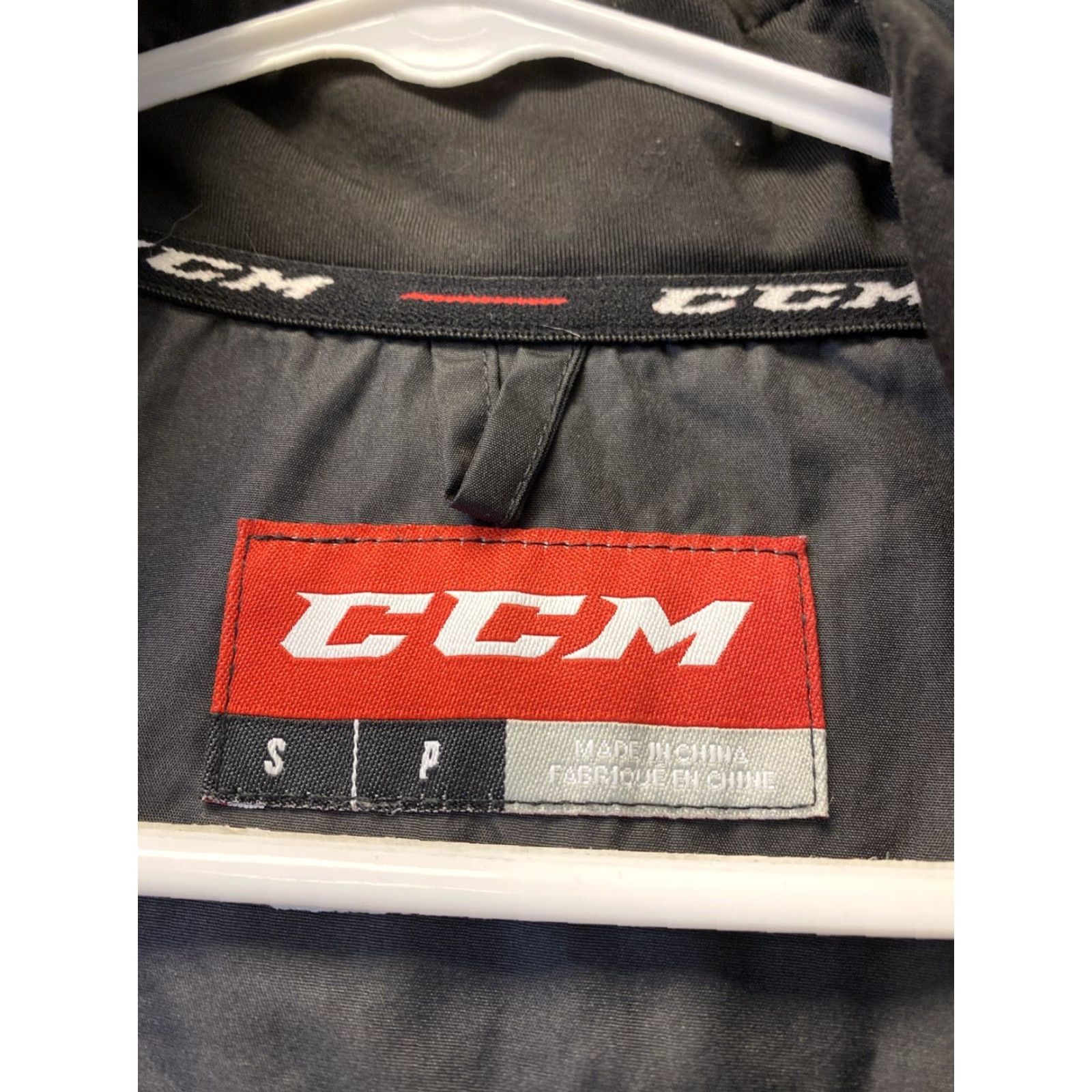 Vintage VINTAGE CCM Nylon Windbreaker Jacket Men Small Black Arvada Hockey 90s-00s Size US S / EU 44-46 / 1 - 5 Thumbnail