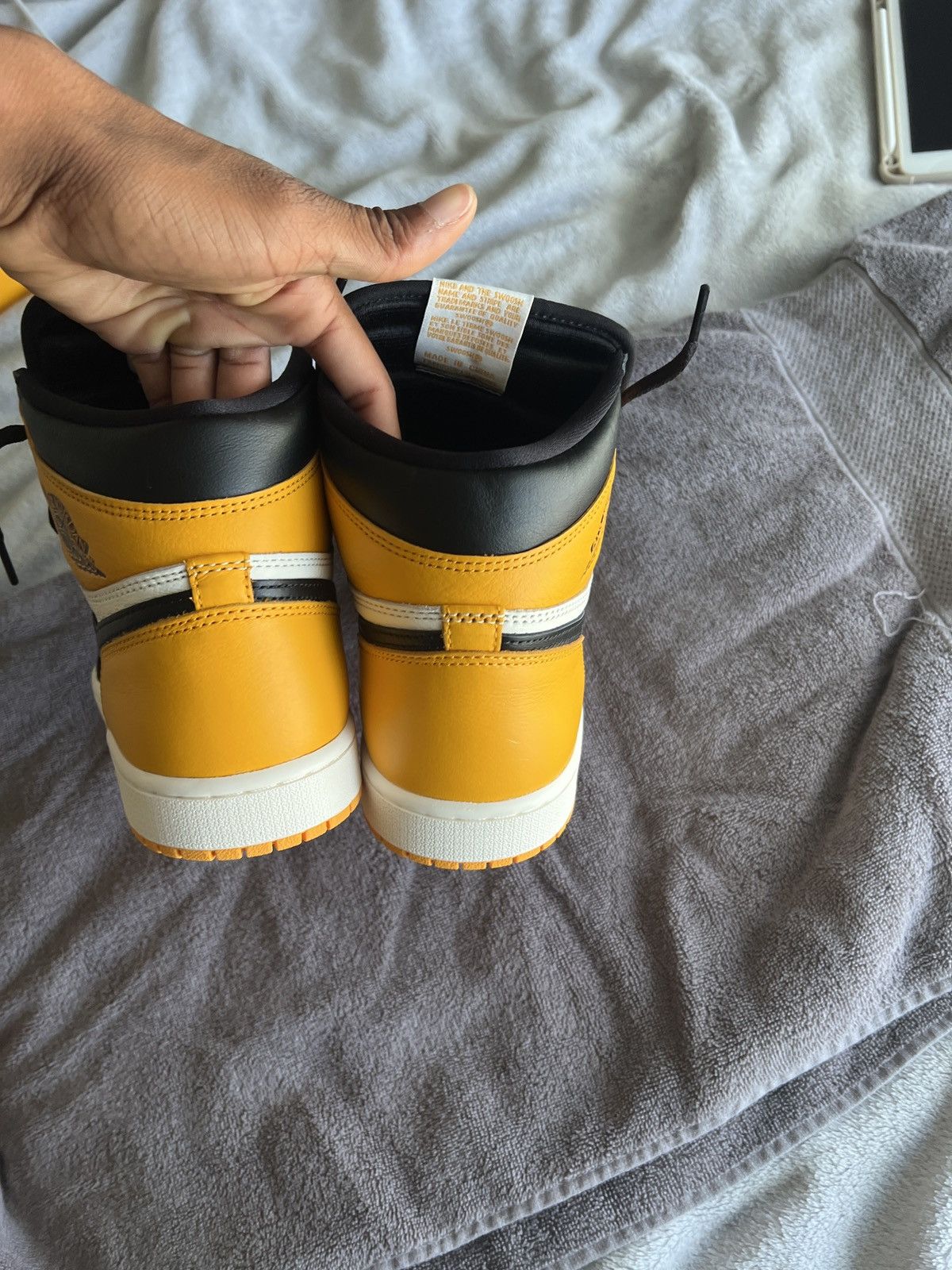 Jordan Brand × Nike Air Jordan Retro High Og ‘Yellow Toe’ Size US 10 / EU 43 - 2 Thumbnail