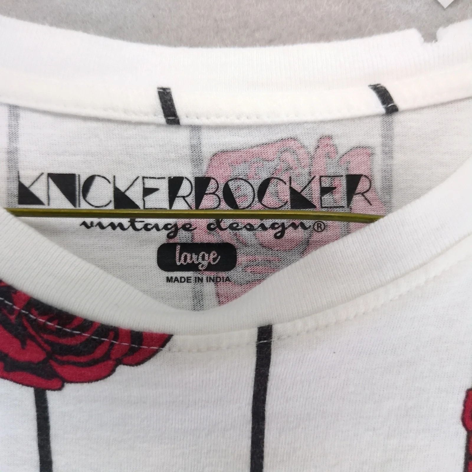 Knickerbocker Mfg Co Knickerbocker Striped Red Roses T-Shirt Women's L Short Slv Size L / US 10 / IT 46 - 3 Thumbnail