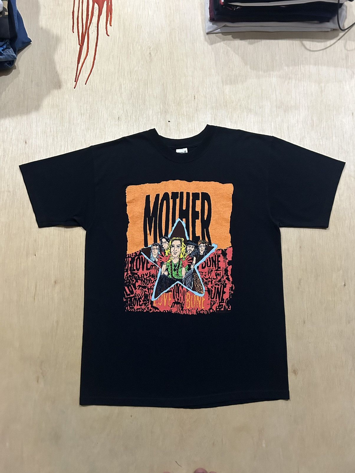 Band Tees 2004 Mother Love Bone Grunge Band Tshirt Size US L / EU 52-54 / 3 - 2 Thumbnail