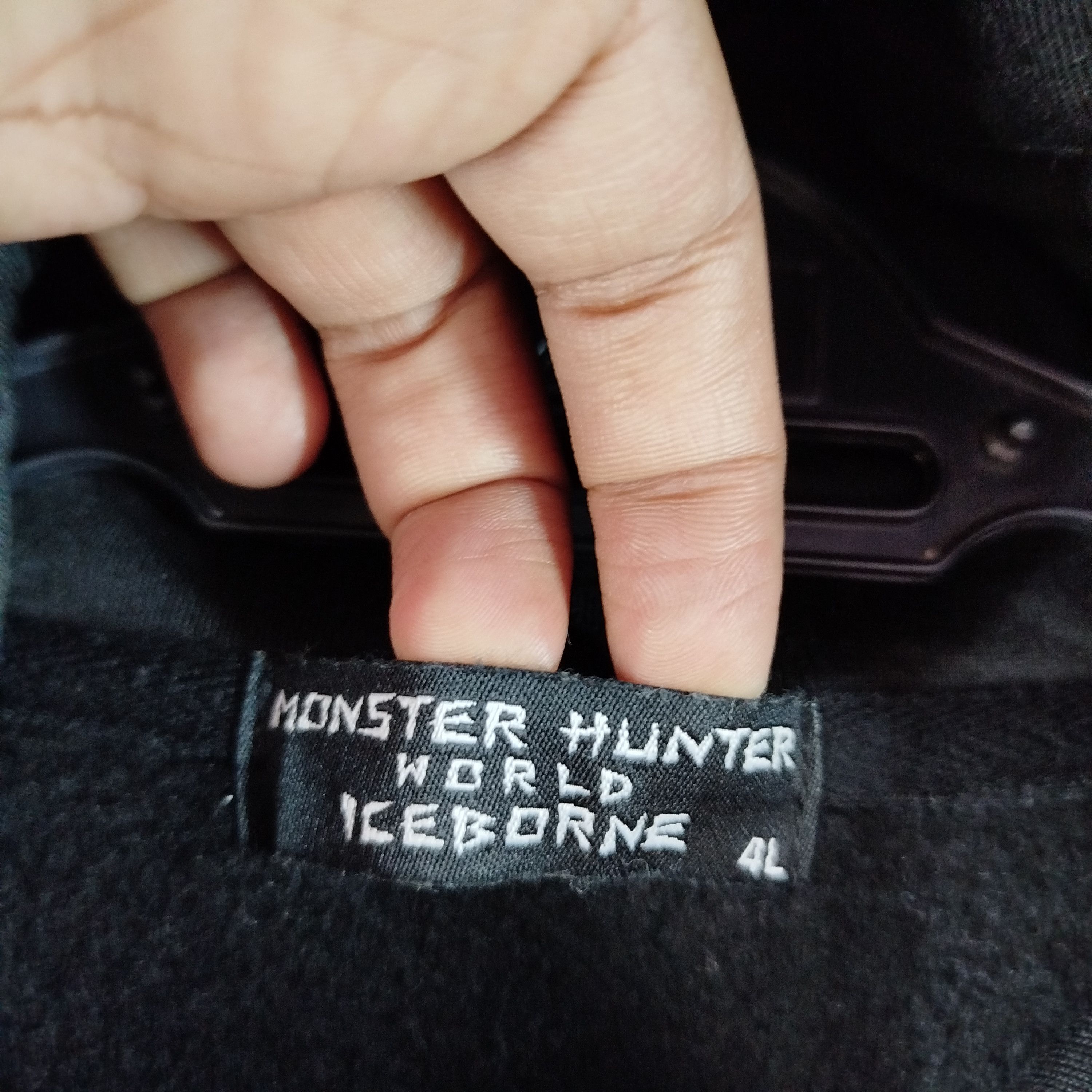 Playstation CAPCOM Monster Hunter World Iceborne Game Y2K Size US XL / EU 56 / 4 - 5 Thumbnail