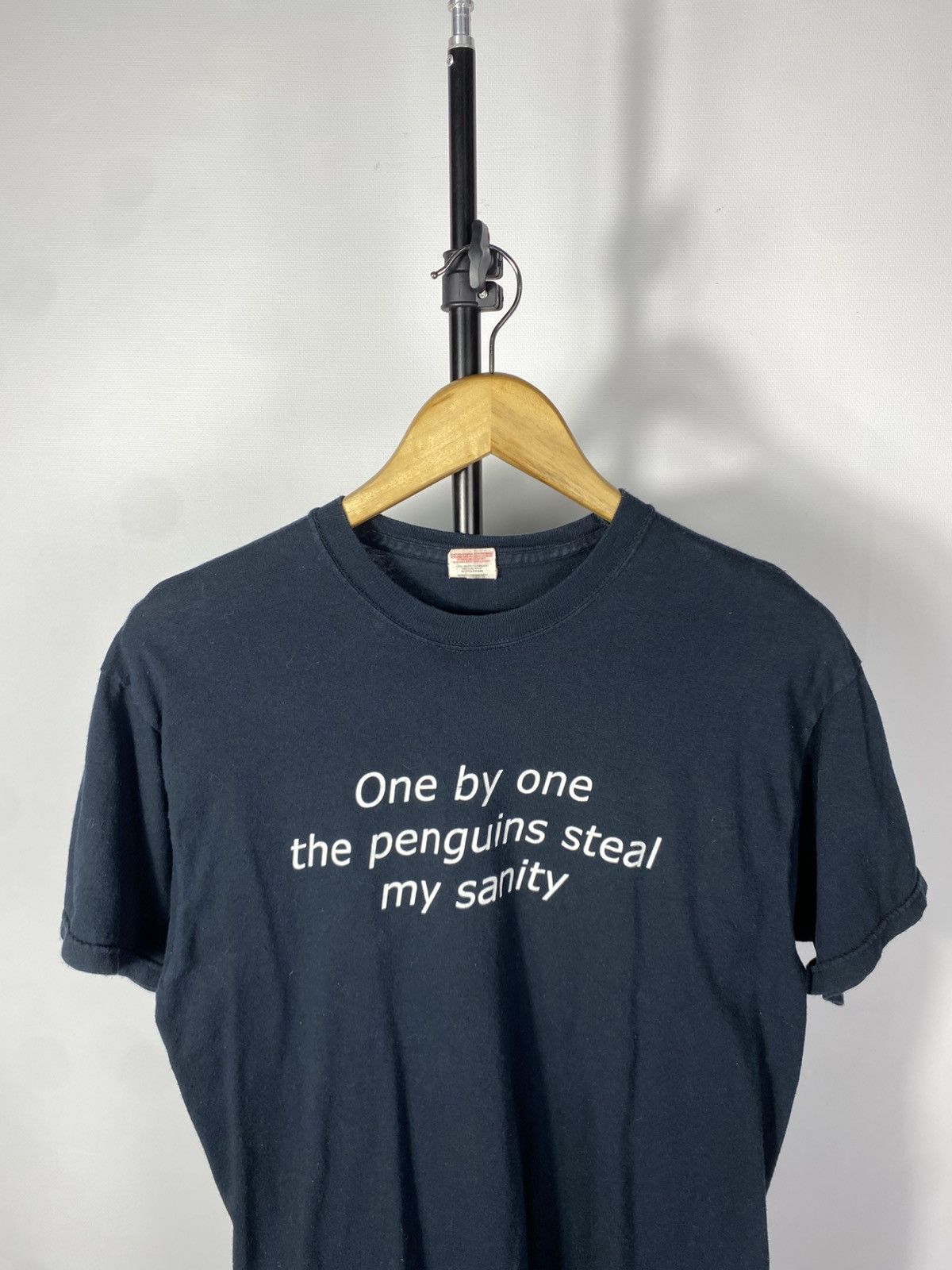 TEE JAYS Vintage “One by one the penguins steal my sanity” Tee Size US S / EU 44-46 / 1 - 2 Thumbnail