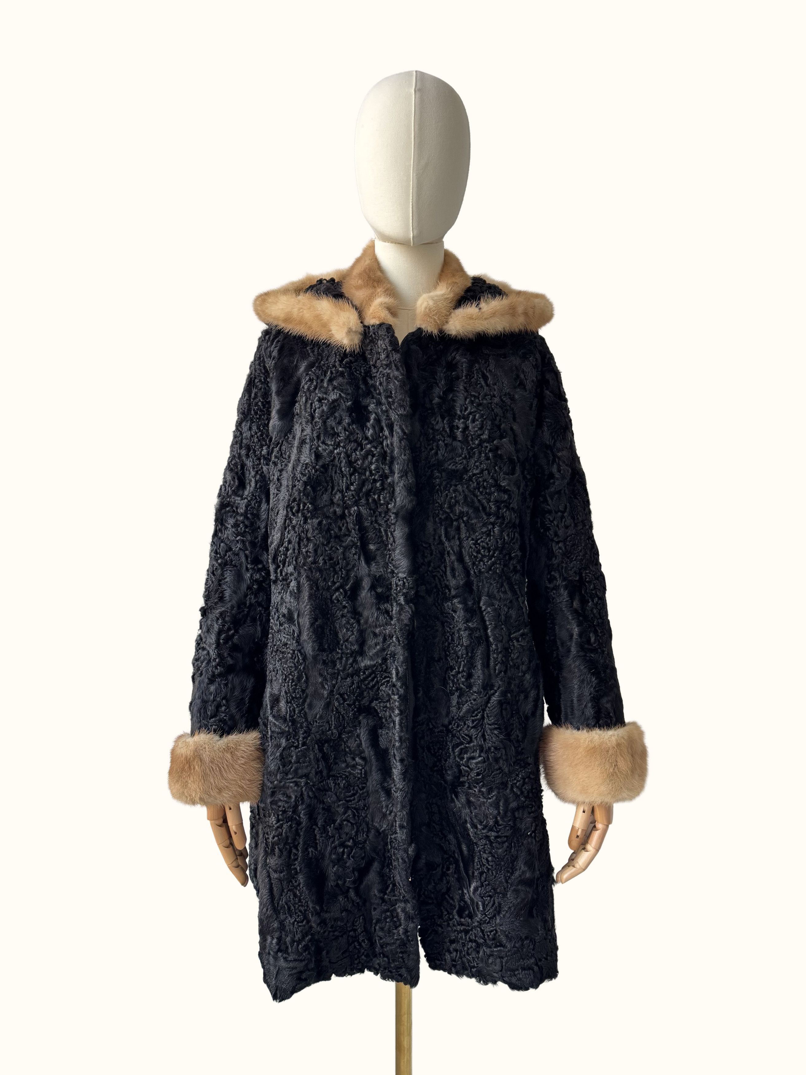 Vintage Vintage Real Fur Hooded Coat Size L / US 10 / IT 46 - 1 Thumbnail