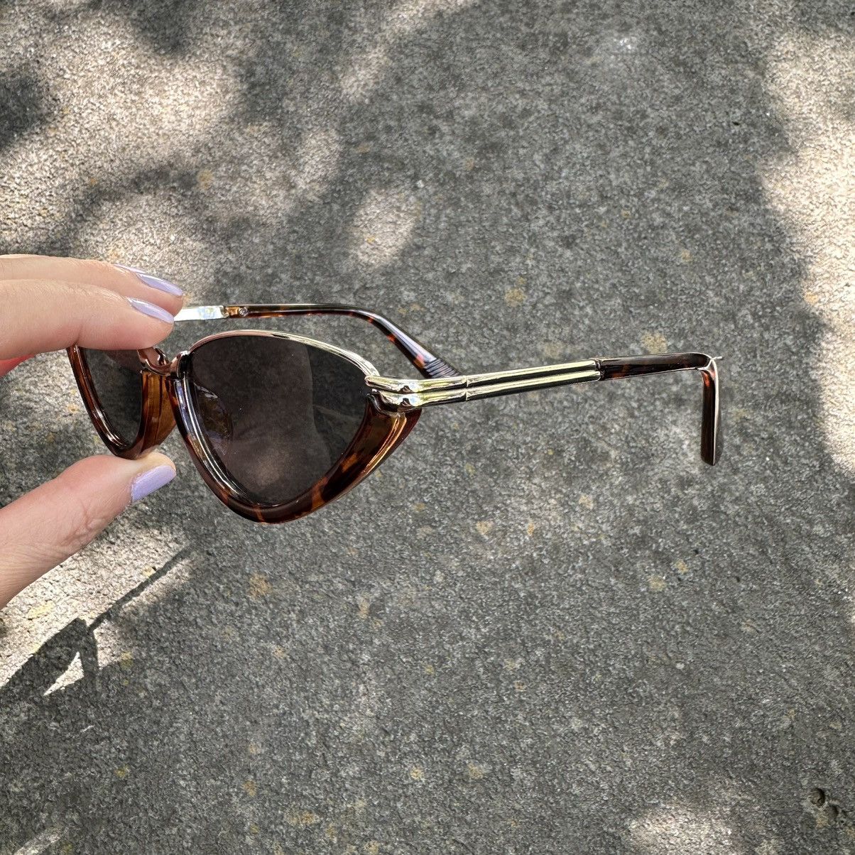 Other SUNGLASSES BRAND NEW CLASSIC RETRO VINTAGE QZ1323-2197-03 Size ONE SIZE - 2 Thumbnail