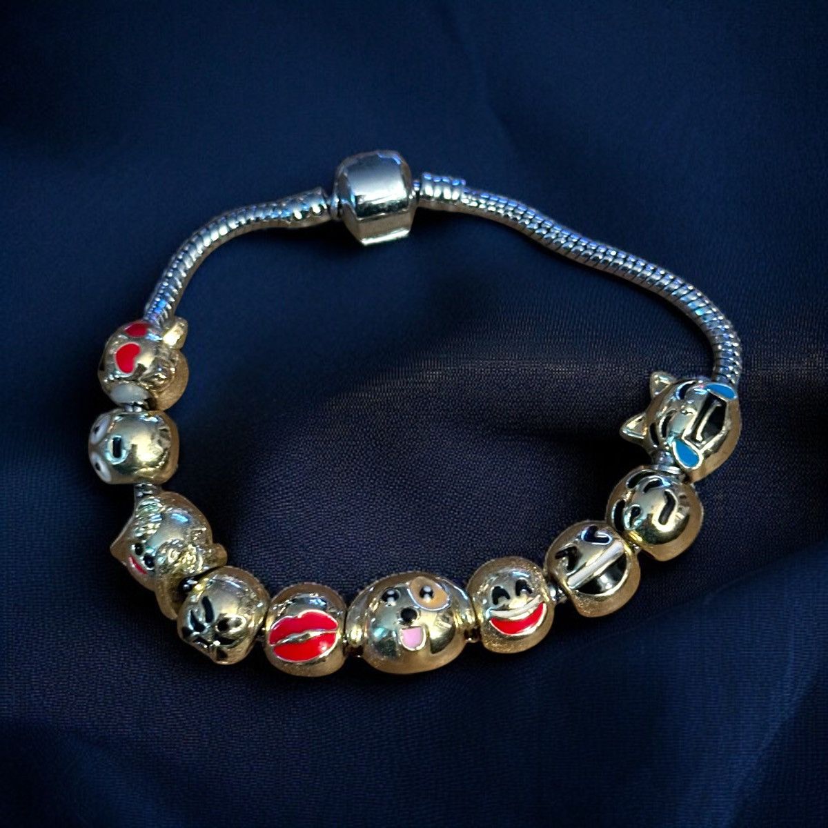 Other Two tone emoji sliding bead charm bracelet Size ONE SIZE - 1 Thumbnail