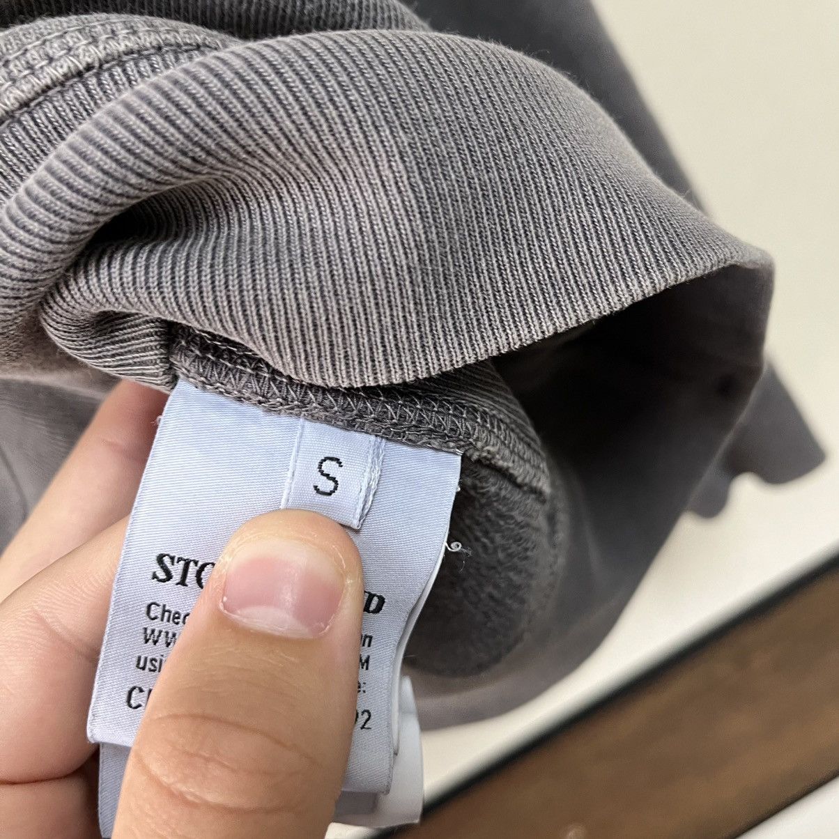 Stone Island Stone Island Sweatshirt Crewneck Grey Badge Logo Size US S / EU 44-46 / 1 - 6 Thumbnail