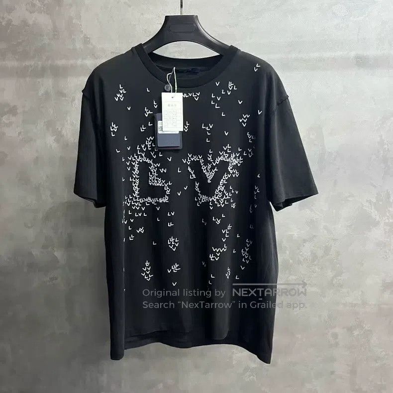 Louis Vuitton Louis Vuitton Black monogrammed Logo Embroidered Crew Neck Size US XXL / EU 58 / 5 - 1 Thumbnail