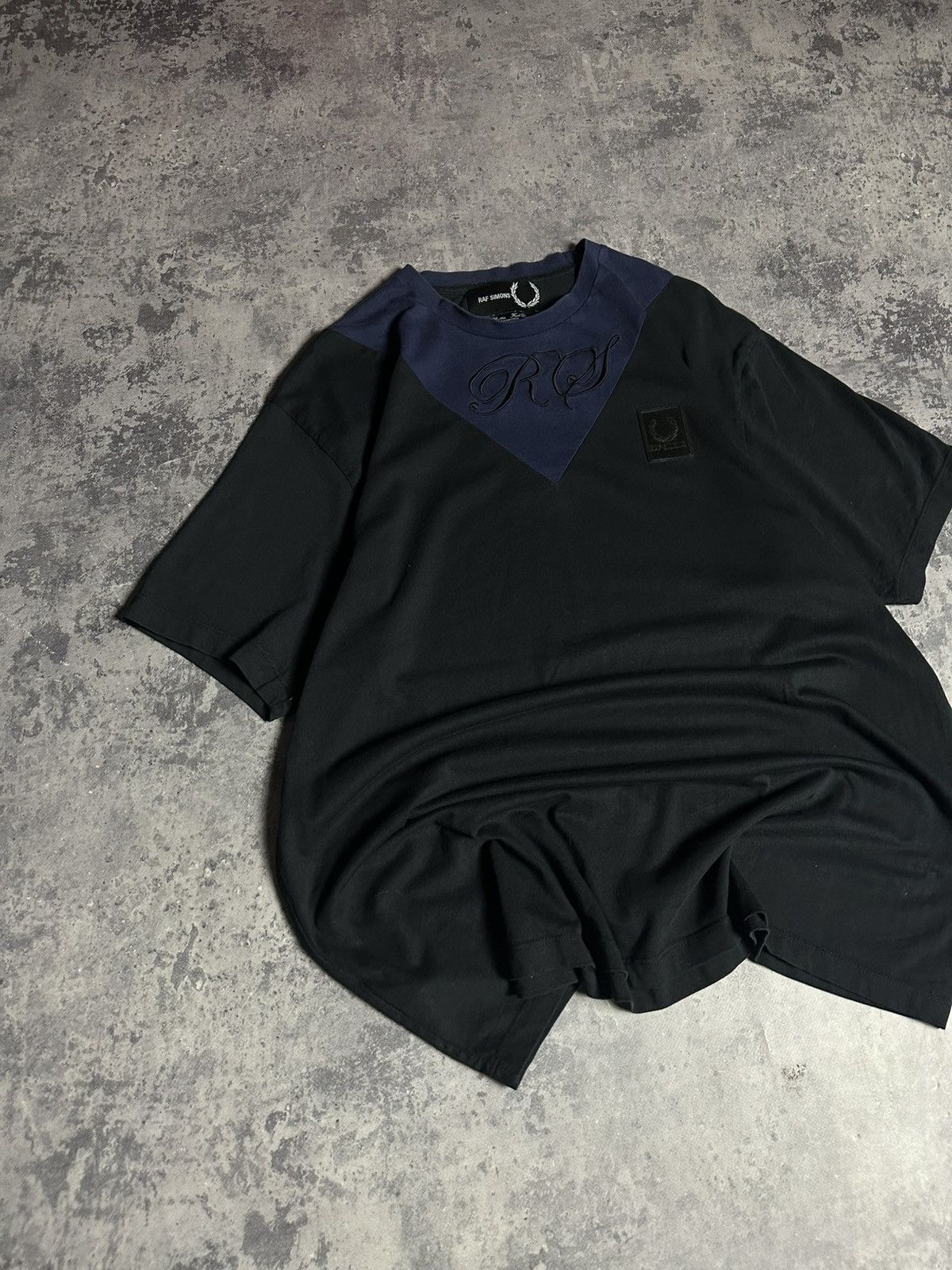 Fred Perry × Raf Simons Raf Simons X Fred Perry Black Raglan Sleeve T-shirt Size US XL / EU 56 / 4 - 3 Thumbnail