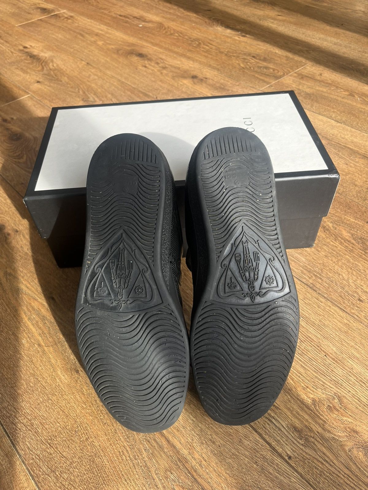 Gucci Gucci Ace Embossed GG trainers Size US 9 / EU 42 - 5 Thumbnail