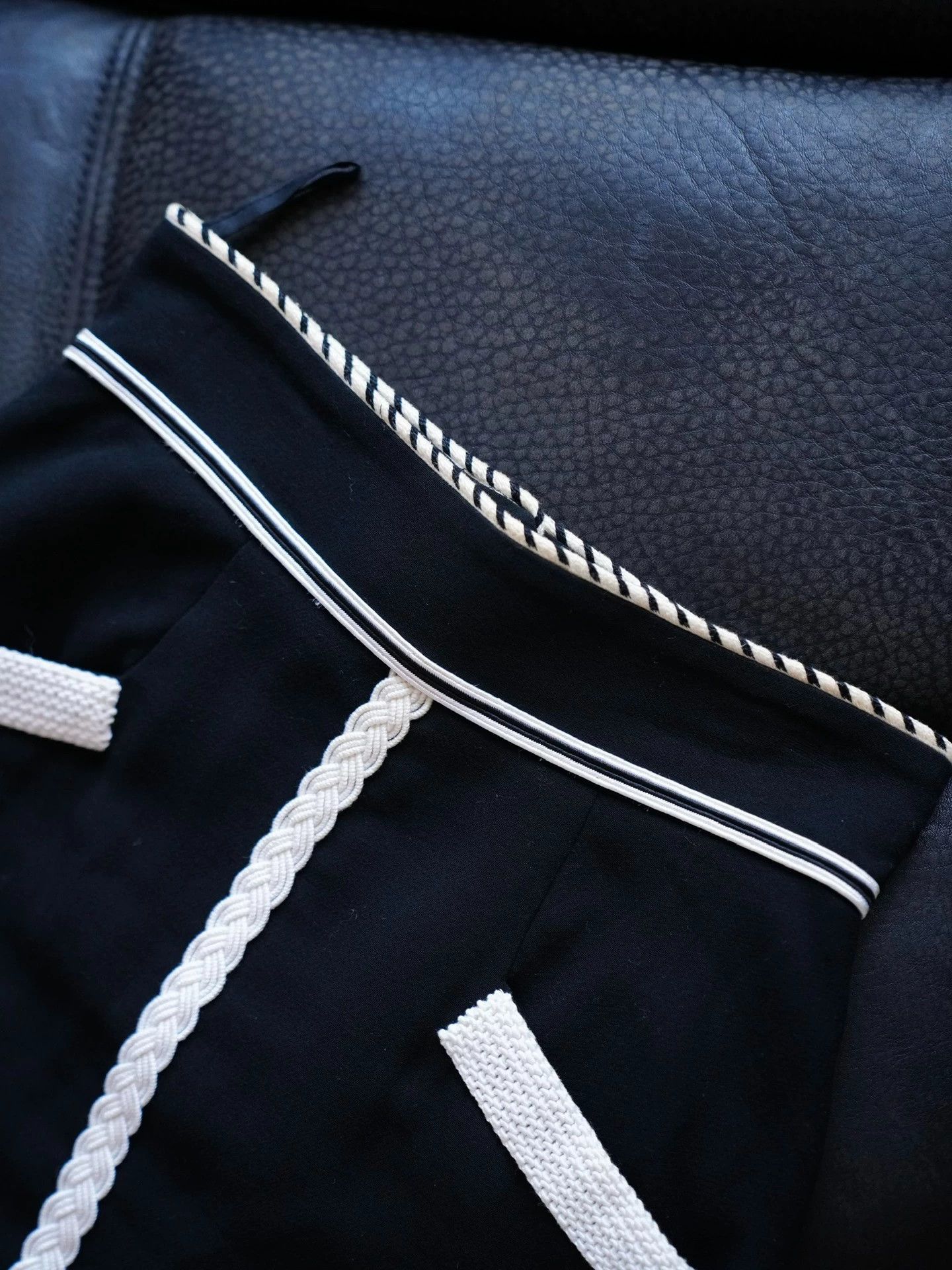 Chanel Chanel Vintage 1990 SS Poster Skirt FR36 (S) Size 26" / US 2 / IT 38 - 5 Thumbnail