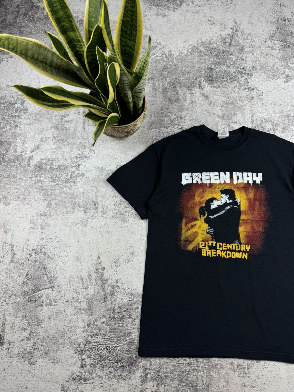 Band Tees Green Day 2009 Men’s Metal Rock Tour Rap Faded Merch Devil Band T Shirt Jersey Size US M / EU 48-50 / 2 - 3 Thumbnail