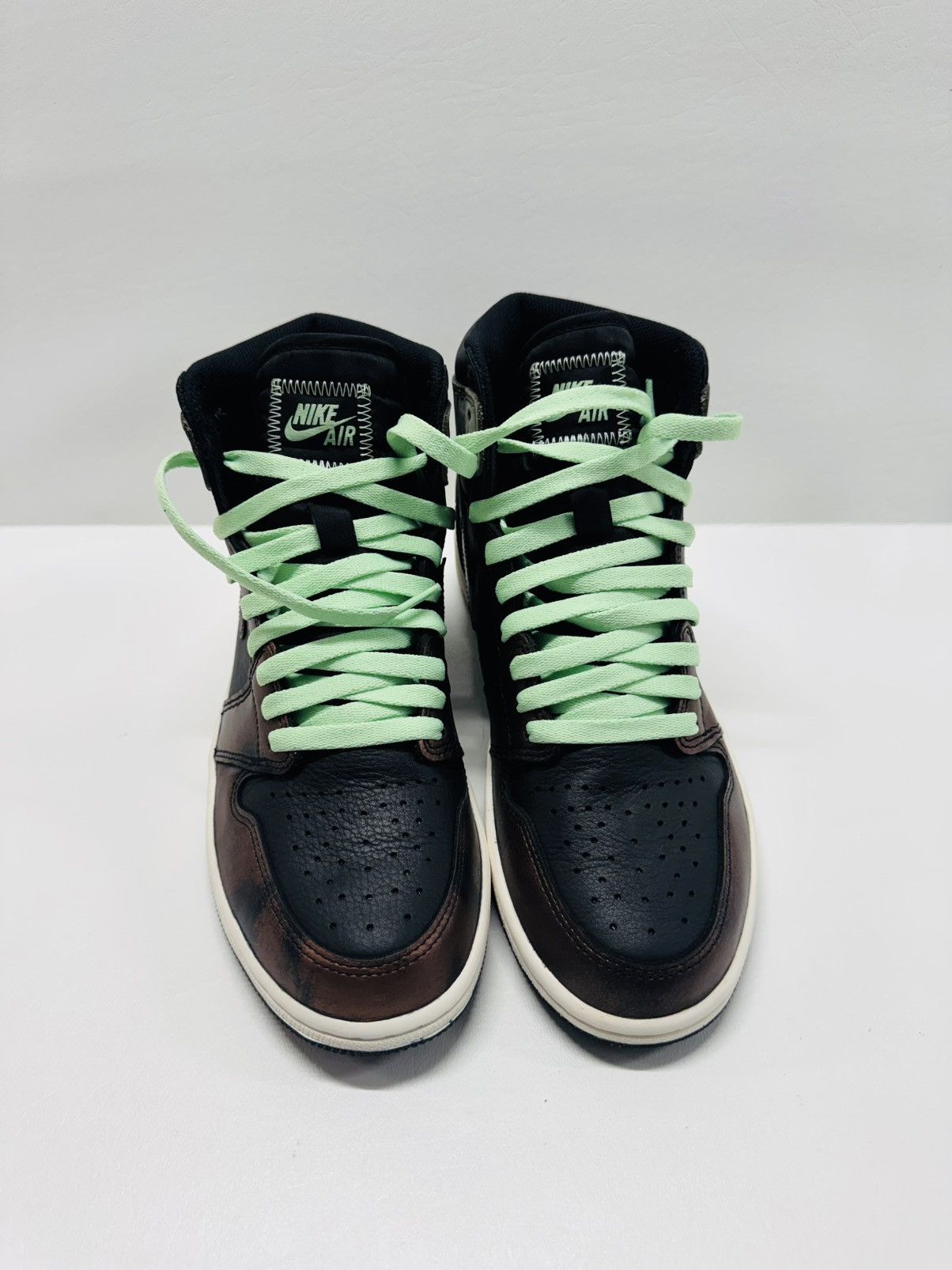 Jordan Brand Nike Air Jordan 1 Retro High OG Shadow Patina Size US 9.5 / EU 42-43 - 4 Thumbnail