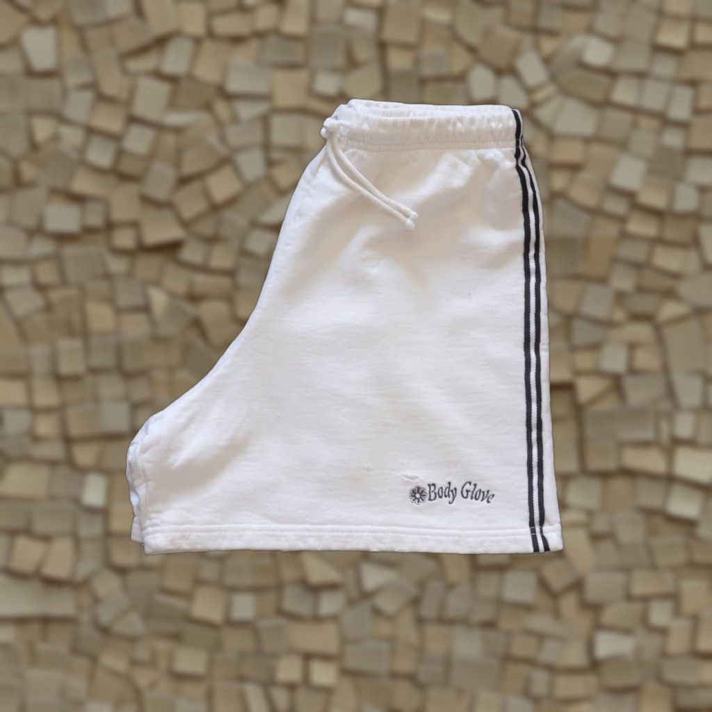 Body Glove BODY GLOVE CANADA MADE VTG 90s RETRO WHITE 4" COTTON DISTRESSED SHORTS WMNs SZ M 28" WAIST 4" INSEAM SHORTS Size 32" / US 10 / IT 46 - 1 Thumbnail