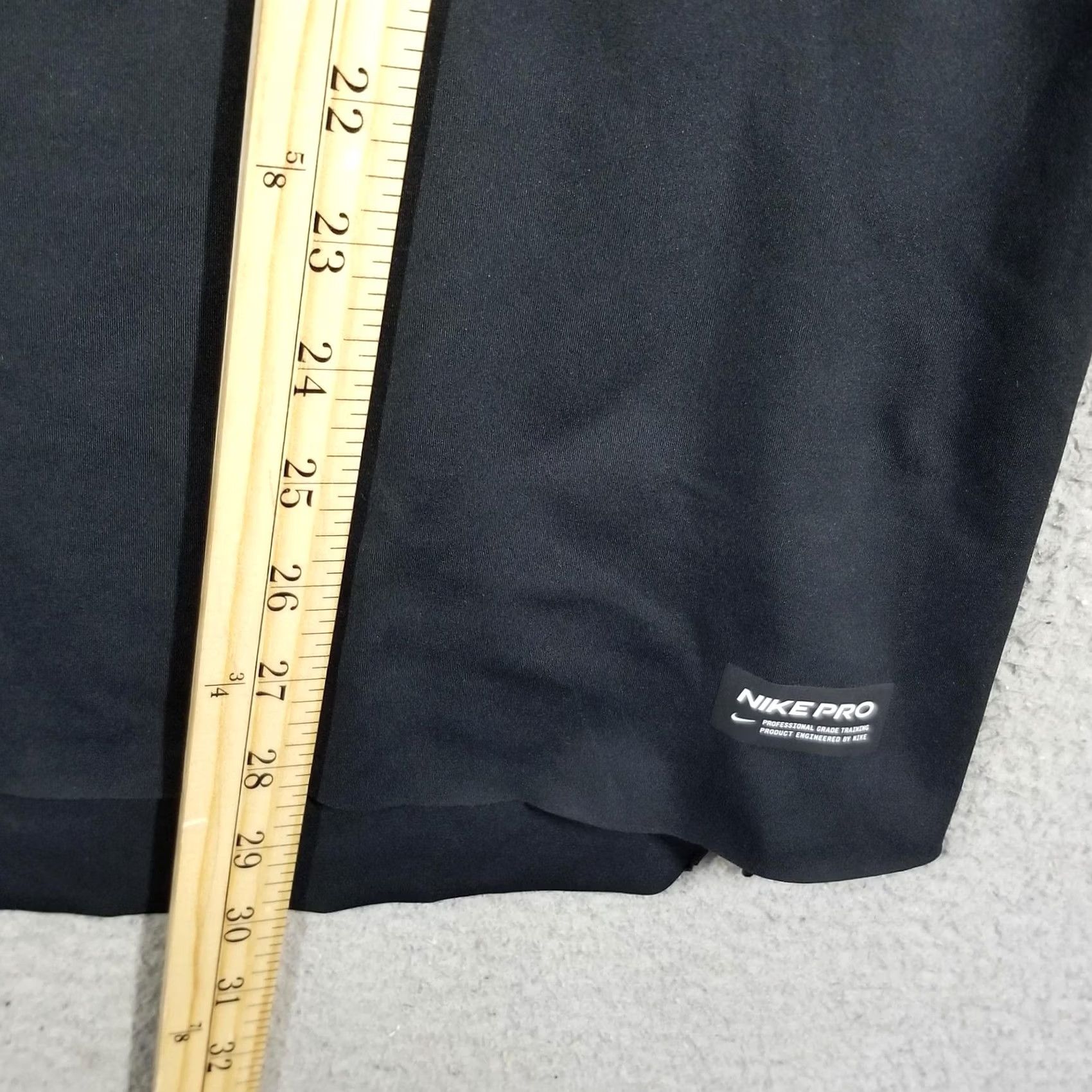 Nike Nike Pro Baselayer Dri-Fit Long Sleeve Training Top Tight Fit M DDM5531-010 Shirts Mens Black Slim Moisture Wicking Gym & Training 90s? Size US M / EU 48-50 / 2 - 5 Thumbnail