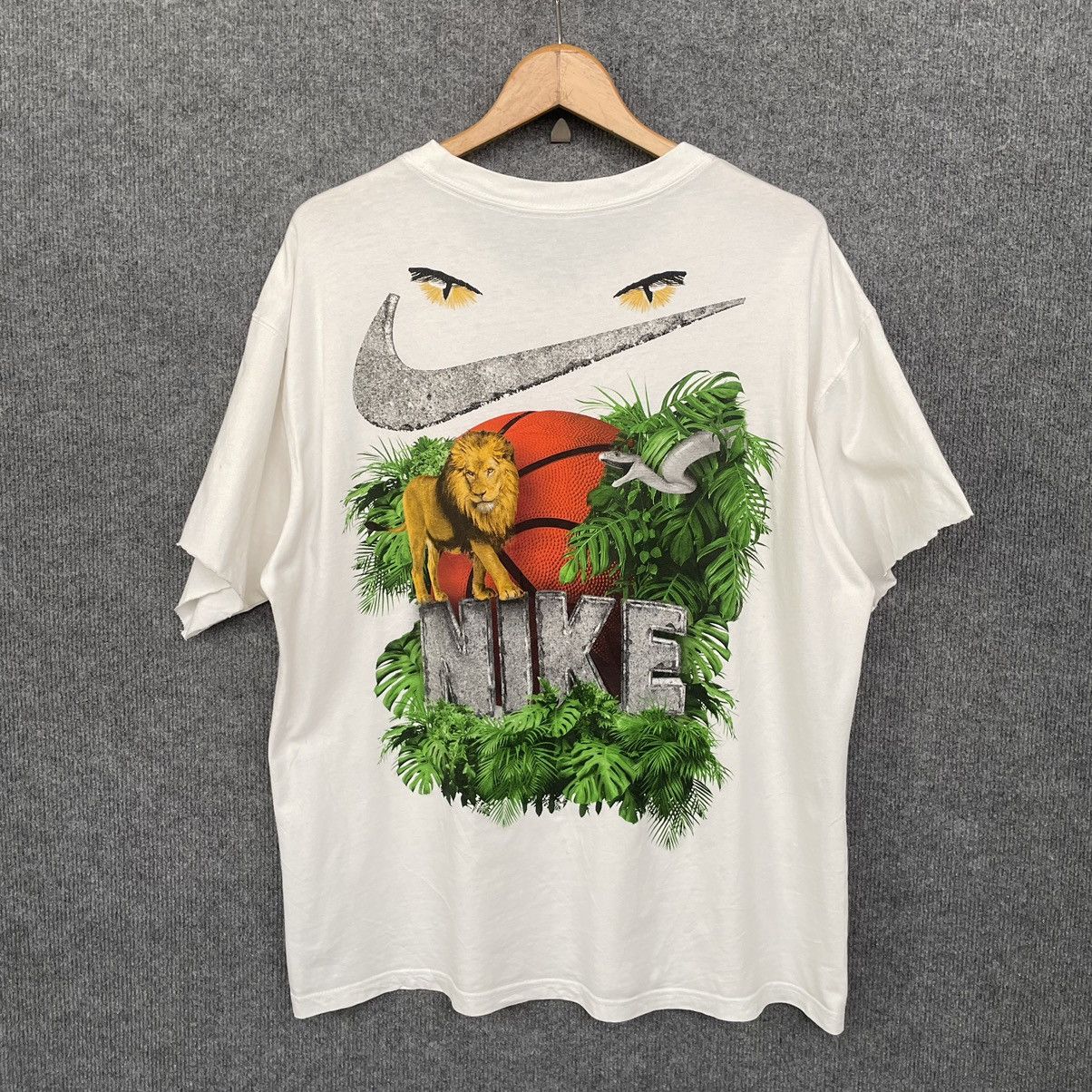 Nike × Vintage Y2K Nike Basketball Rare Graphic T Shirt Size US XL / EU 56 / 4 - 1 Thumbnail