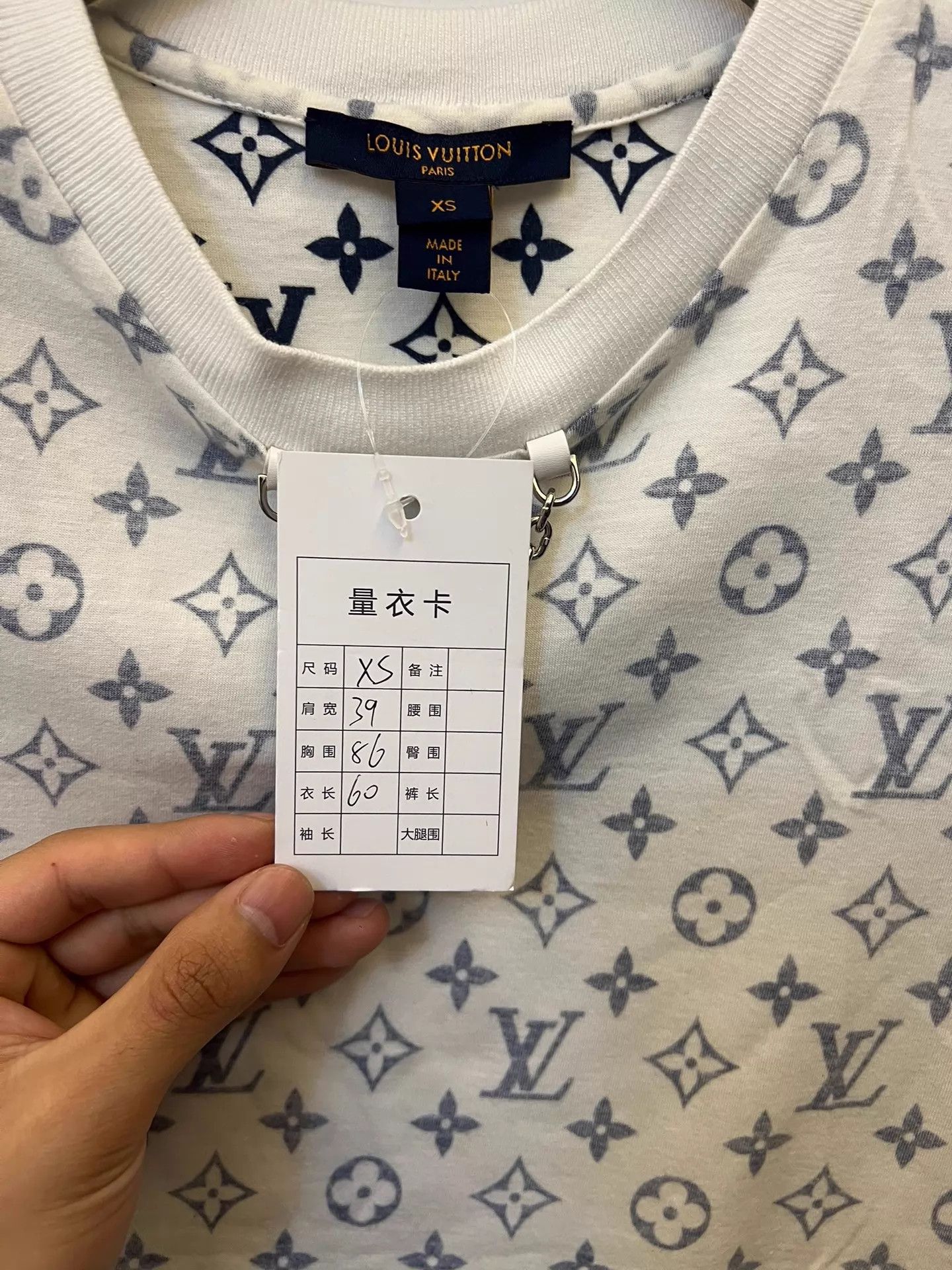 Louis Vuitton LOUIS VUITTON Monogram Neck Chain White T-shirt XS Size XS / US 0-2 / IT 36-38 - 5 Thumbnail