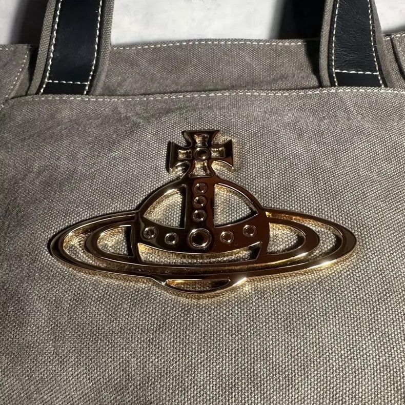 Vivienne Westwood Vivienne Westwood size os Gray and green perforated Saturn Size ONE SIZE - 9 Thumbnail