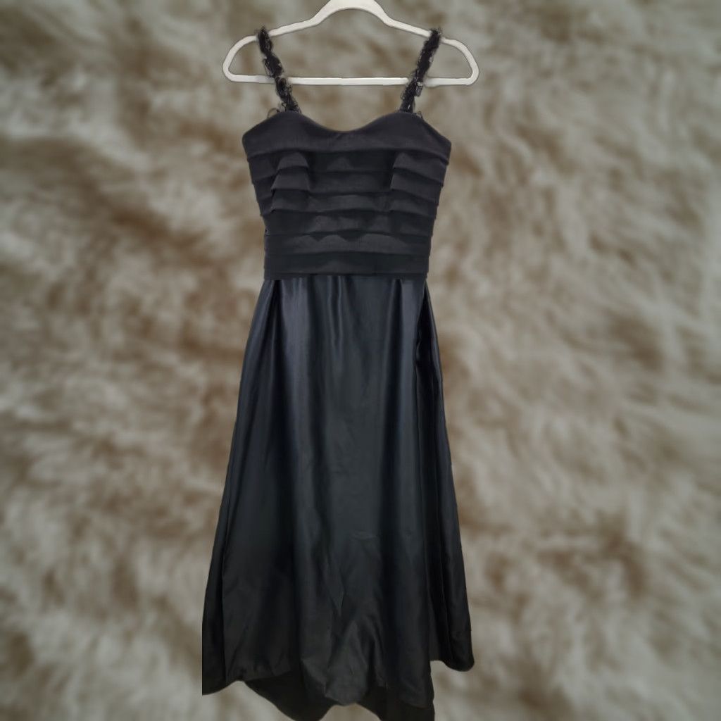 Tadashi Shoji Tadashi Neiman Marcus Black Tiered Layered Fit & Flare Long Dress Cocktail Sz 6P Size M / US 6-8 / IT 42-44 - 1 Thumbnail