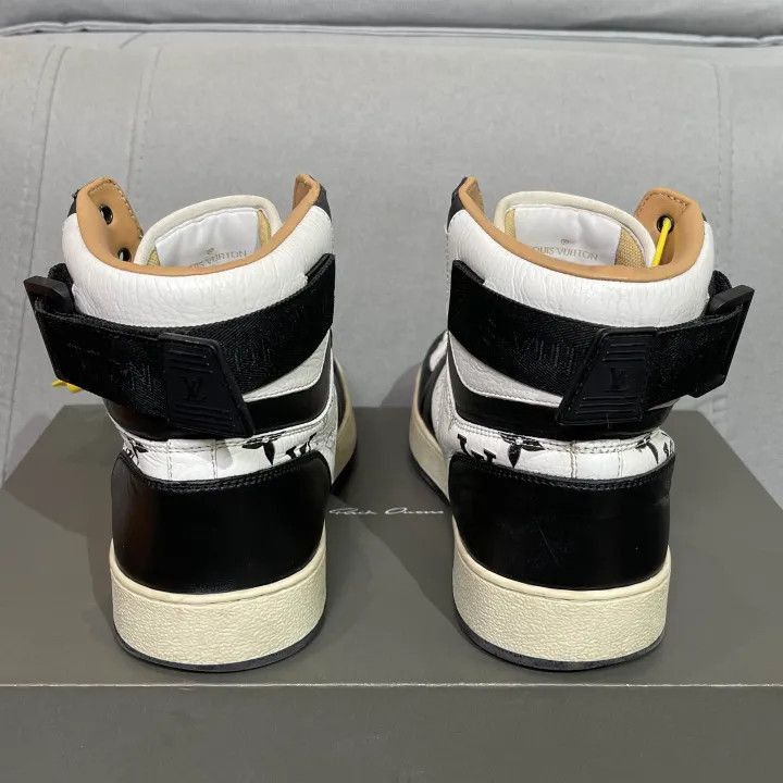 Other Louis Vuitton Rivoli Black Fashion Sneakers for Men -2508 Size US 8 / EU 41 - 3 Thumbnail