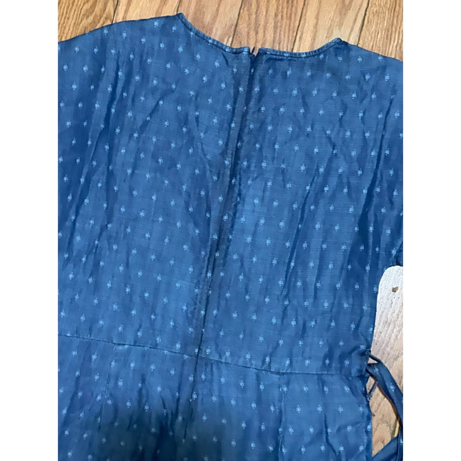 Velvet Velvet Heart Romper Women XS Blue Denim V-Neck Tie Belt One-Piece Belted Casual Modern Short Sleeve Size 26" / US 2 / IT 38 - 3 Thumbnail