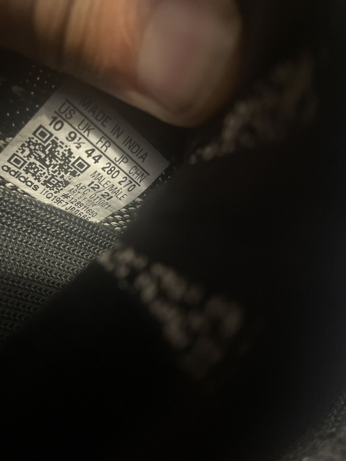 Yeezy Yeezy 350 V2 Core Black Whit Size US 10 / EU 43 - 6 Thumbnail