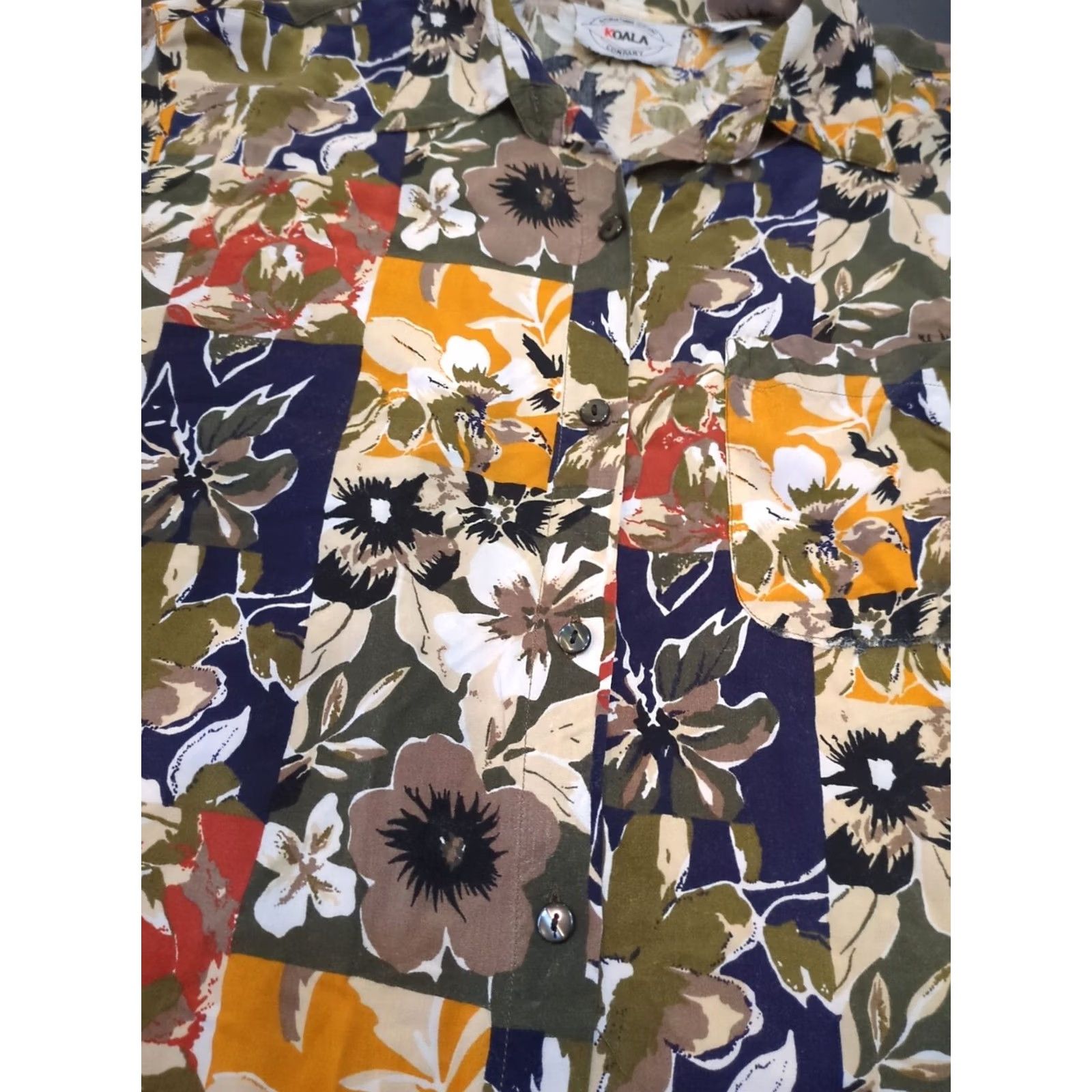 ALOHAS Koala Shirt Size Medium Green Button Up Floral Hawaiian Aloha Beach Women Pocket Short Sleeve Collared Rayon Regular Button-Up Size M / US 6-8 / IT 42-44 - 2 Thumbnail