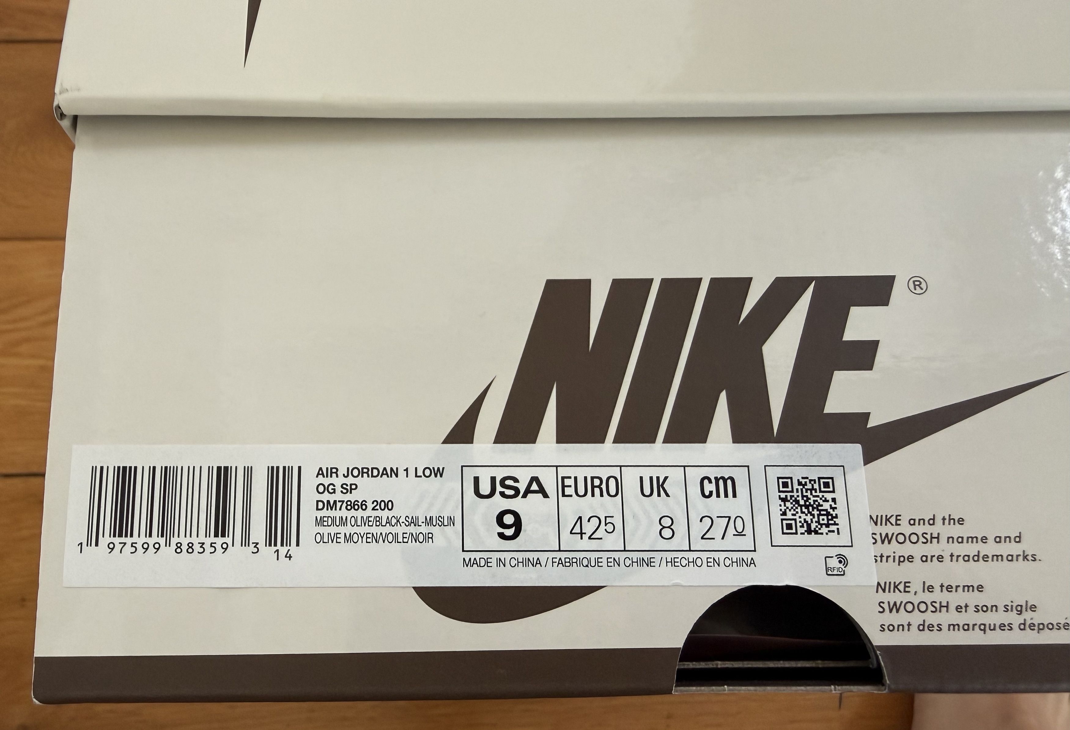 Nike × Travis Scott Air Jordan 1 Low OG SP Travis Scott Medium Olive Size US 9 / EU 42 - 9 Thumbnail