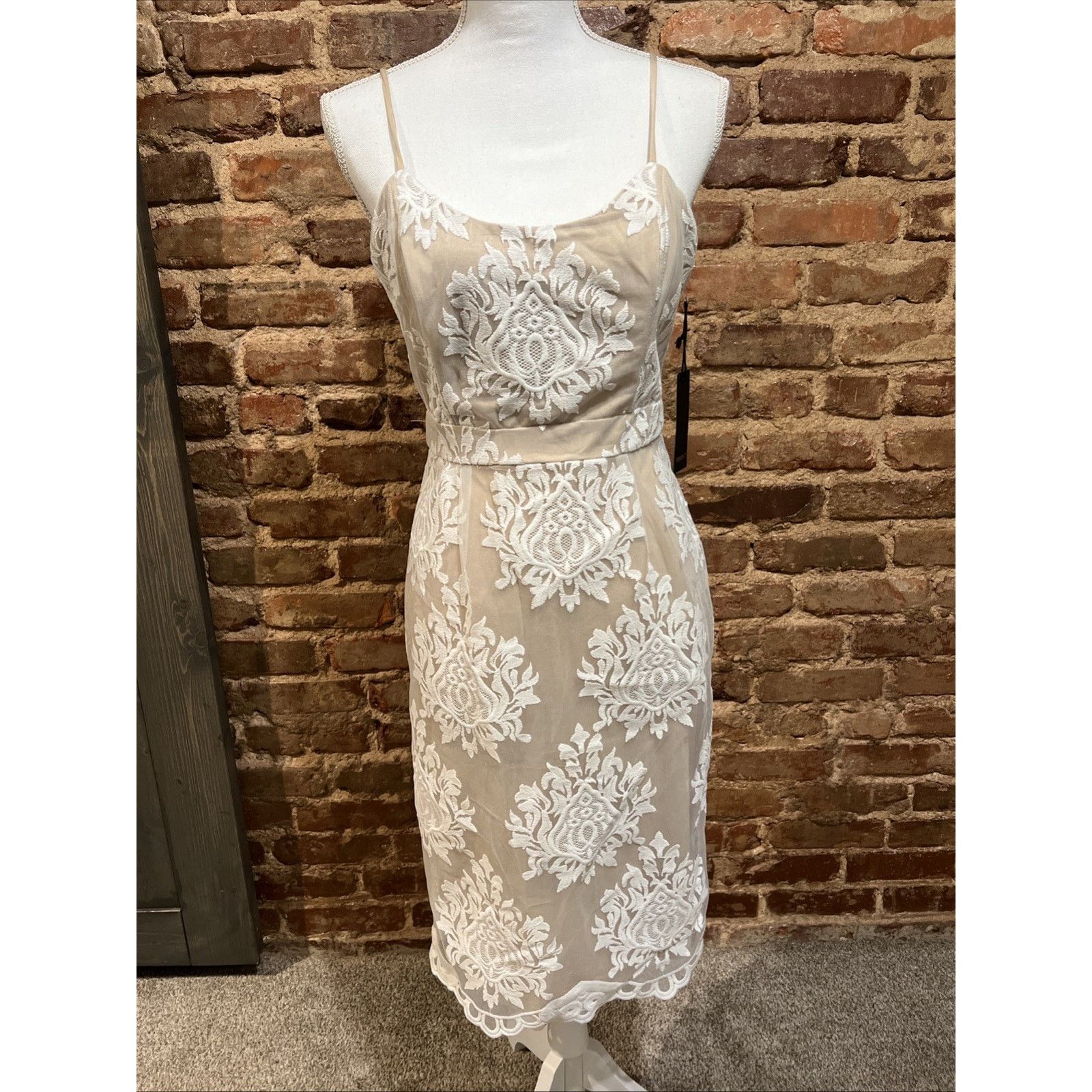 Forever 21 Forever 21 Y2K Womens Size M Beige/Lace party dress MIDI Size M / US 6-8 / IT 42-44 - 1 Thumbnail