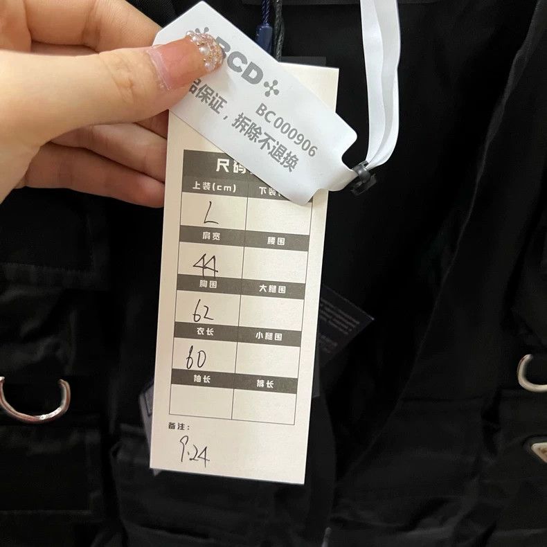 Prada Prada Black triangle logo workwear vest 2501-Nextarrow Size US L / EU 52-54 / 3 - 7 Thumbnail