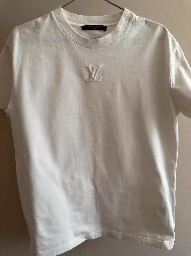 Louis Vuitton LOUIS VUITTON Embossed short sleeves 2504-Nextarrow Size US XS / EU 42 / 0 - 1 Thumbnail