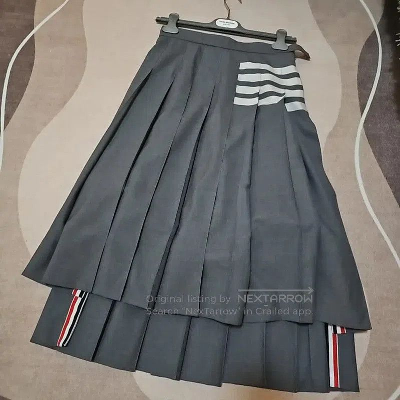 Thom Browne Gray Wool Midi Skirt for Women .