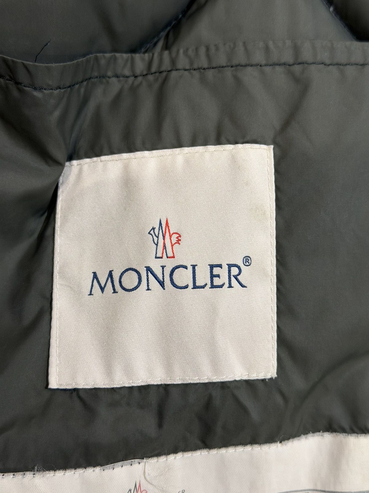 Moncler Moncler Stephan Giubbotto - Navy Size US L / EU 52-54 / 3 - 7 Thumbnail