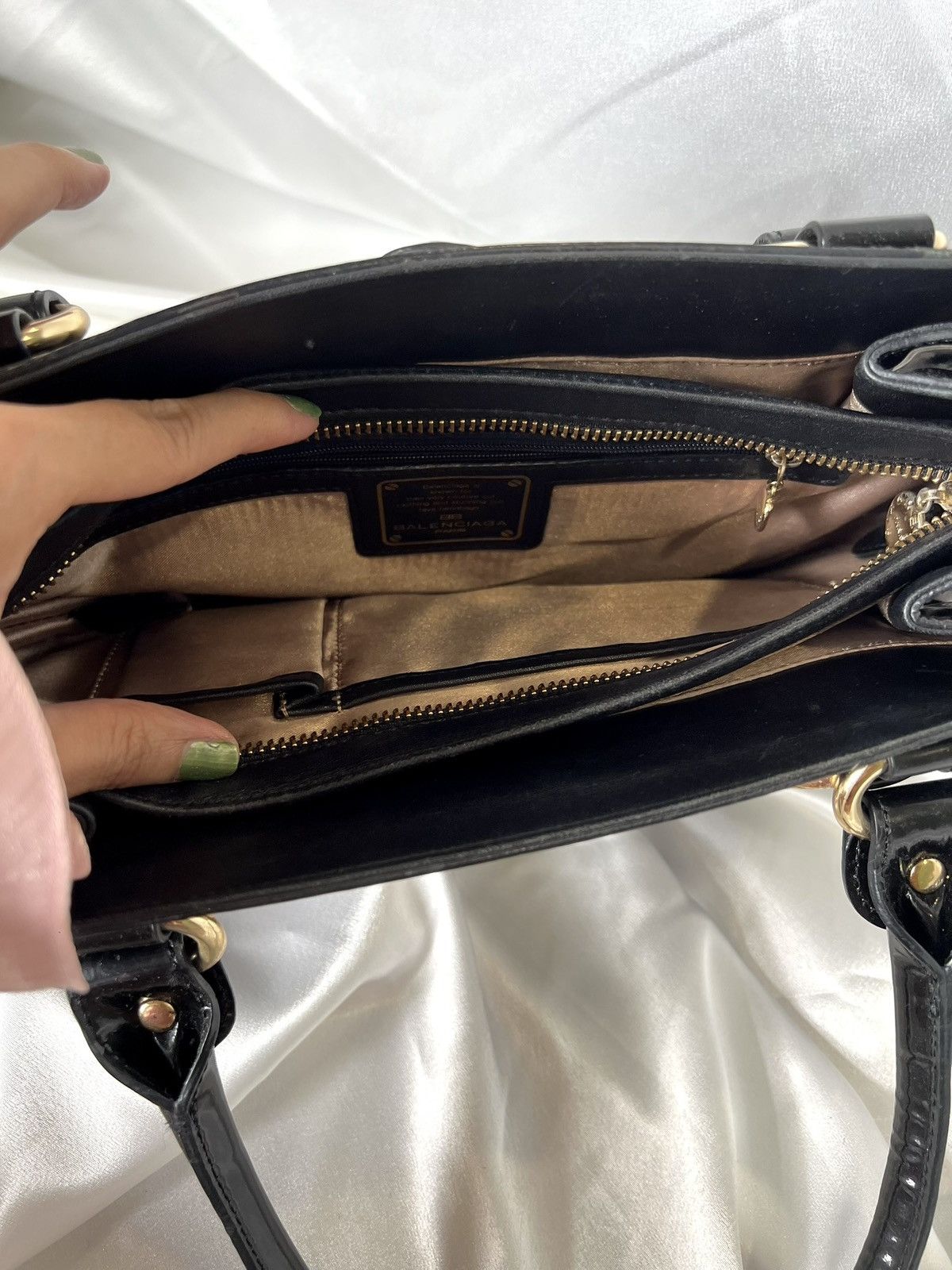 Balenciaga Balenciaga Quilted Patent Leather Tote – Black Size ONE SIZE - 11 Thumbnail