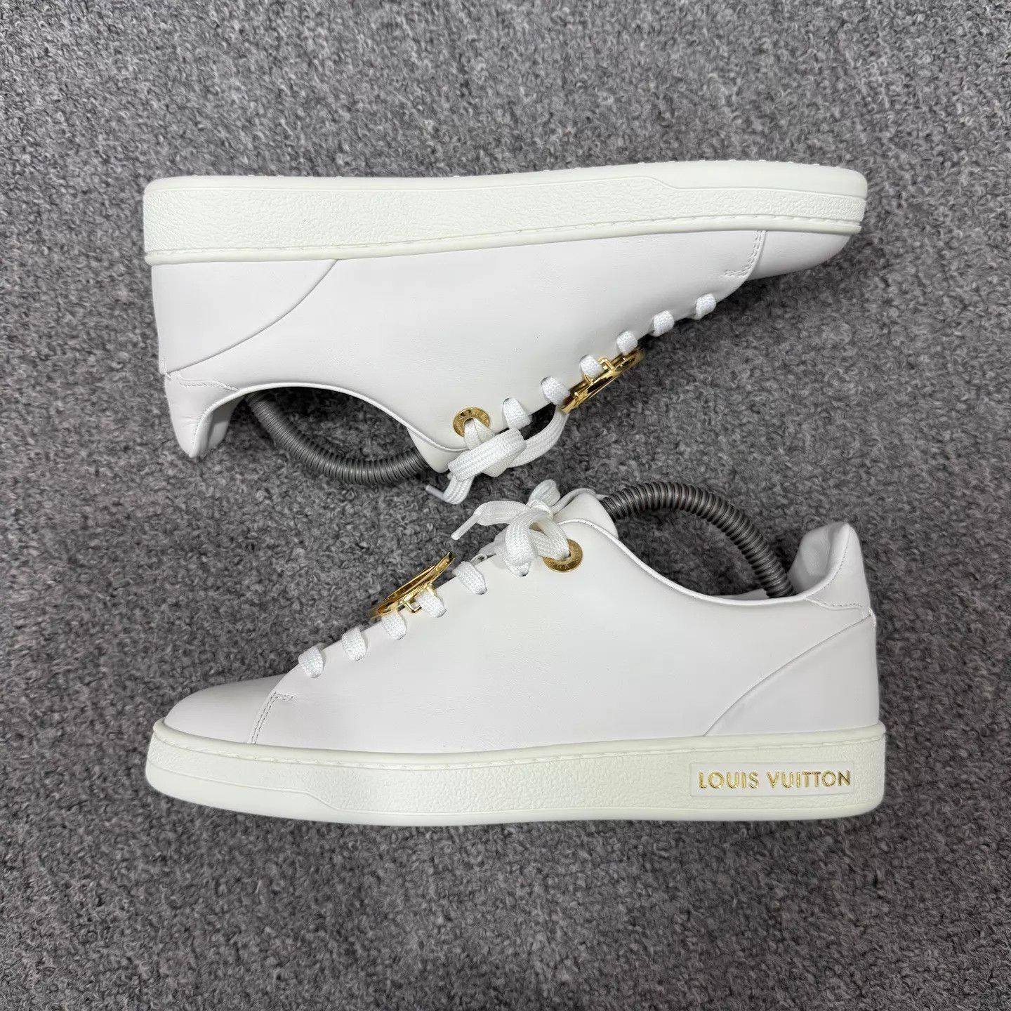 Louis Vuitton LV white metal logo unused 34 EU sneakers Size US 4 / IT 34 - 5 Thumbnail