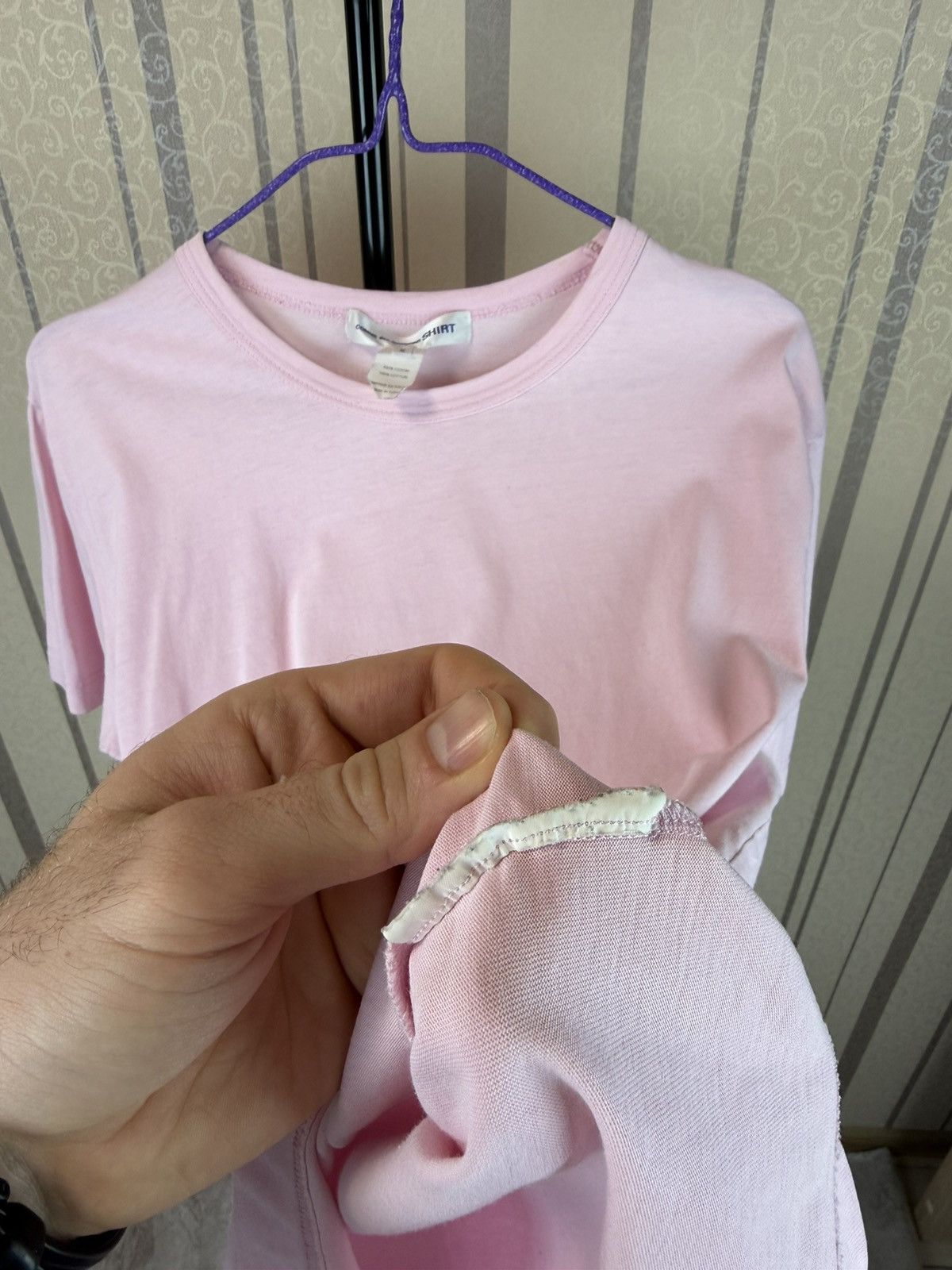 Comme des Garcons Comme Des Garcons SHIRT Logo Front Pink Tee T-shirt Size US M / EU 48-50 / 2 - 5 Thumbnail