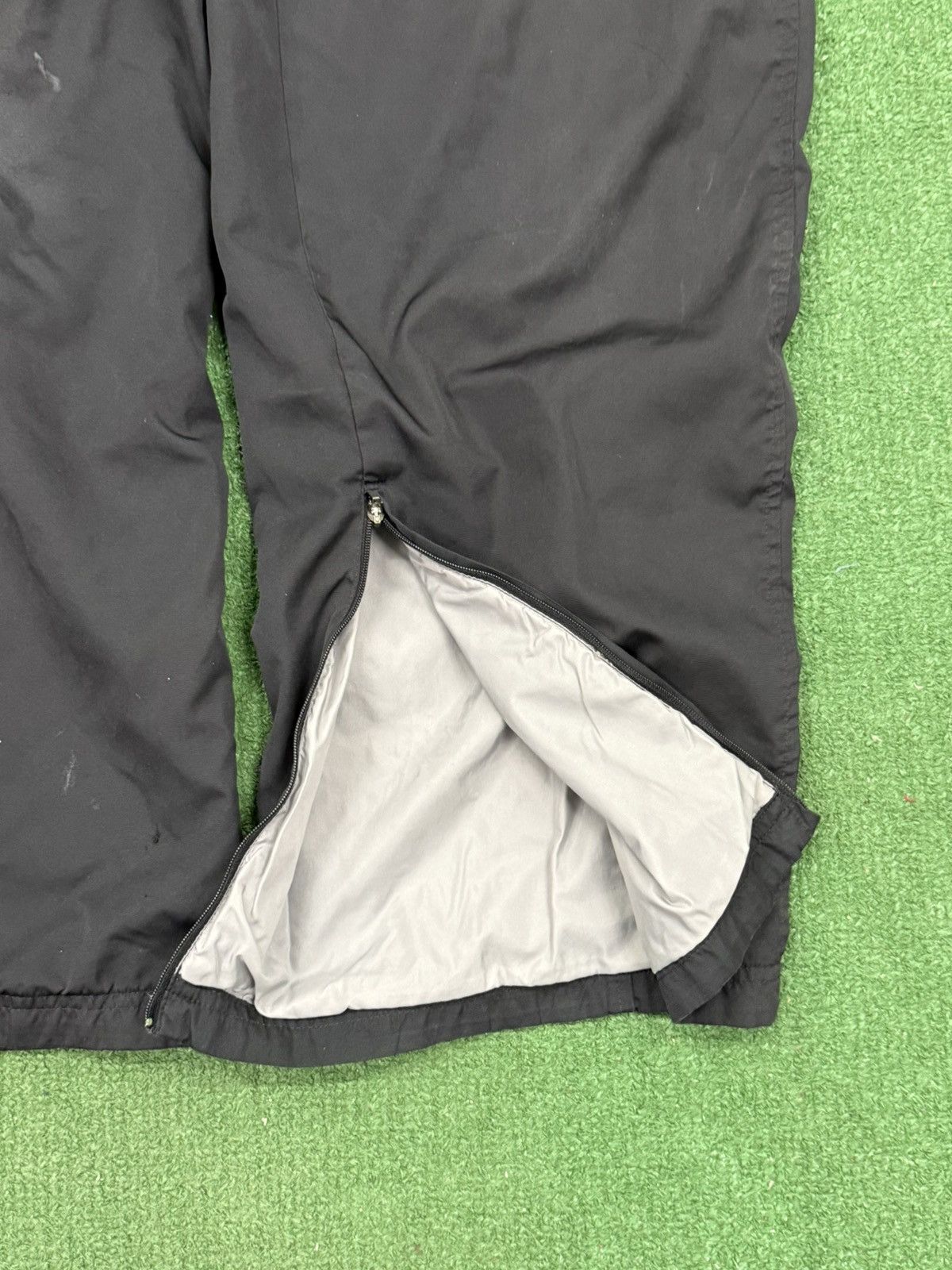 Nike Vintage Y2K Nike Silver Tag Swoosh Baggy Track Pants Size US 34 / EU 50 - 4 Thumbnail