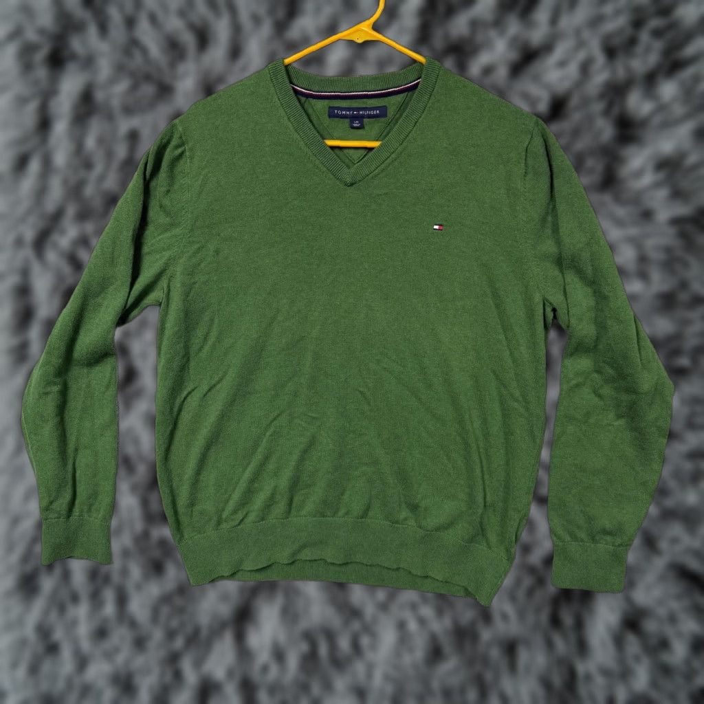 Tommy Hilfiger Tommy Hilfiger Sweater Men L Green Knit Solid V-Neck 100% Cotton Embroidered Logo Polo Pullover Classic Modern Size US L / EU 52-54 / 3 - 1 Thumbnail
