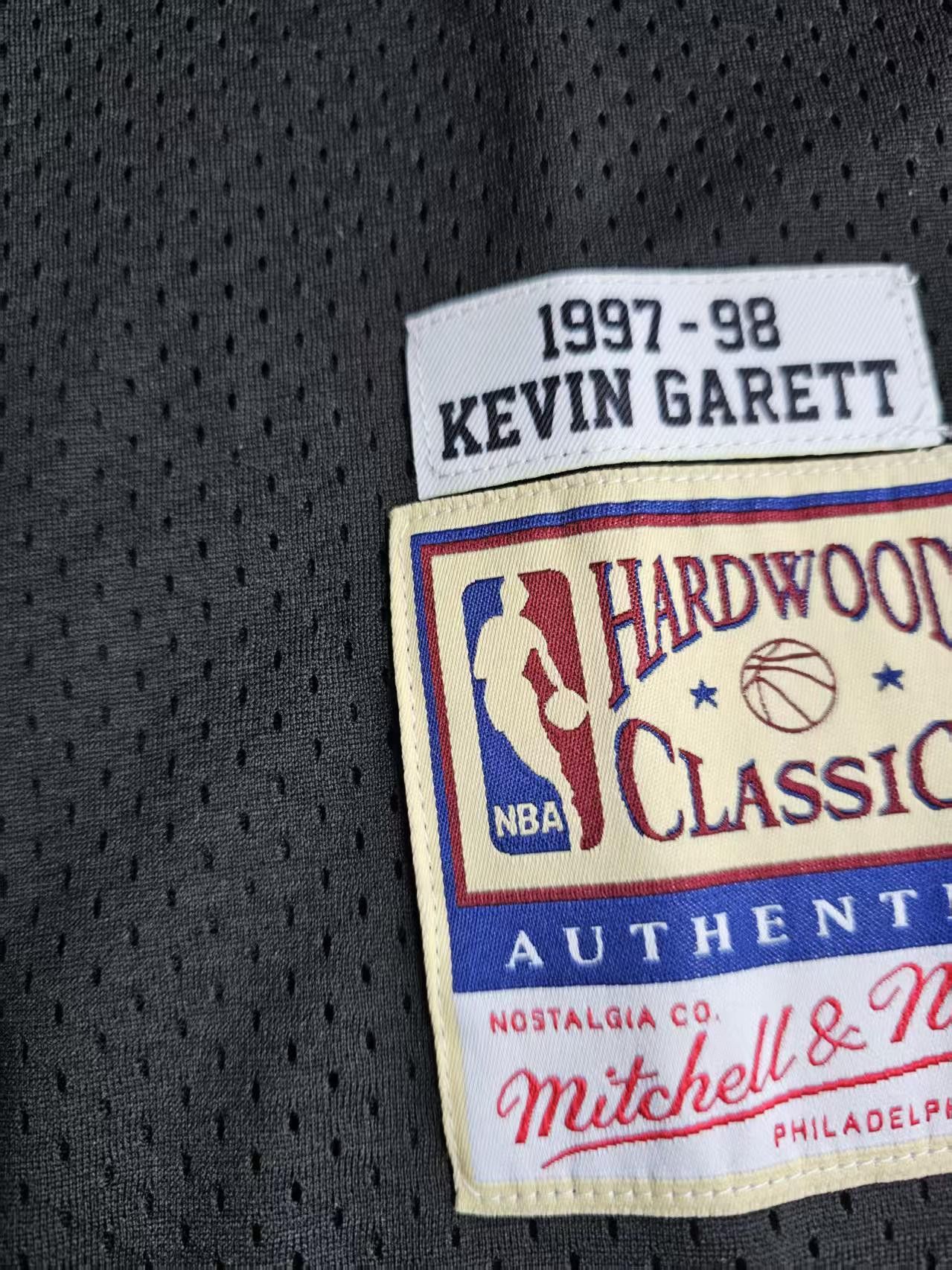 NBA #21 Kevin Garnett Jersey Timberwolves 1997 1998 Size US L / EU 52-54 / 3 - 5 Thumbnail