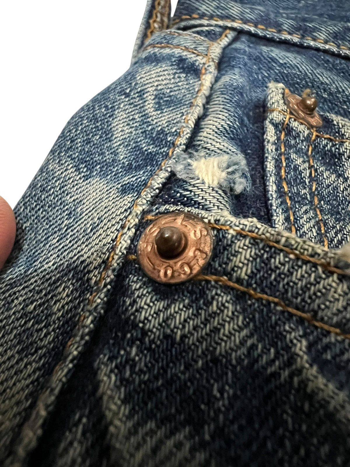 Levi's True Vintage Levis 501 Big E Selvedge Distressed Jean Size US 31 - 11 Thumbnail