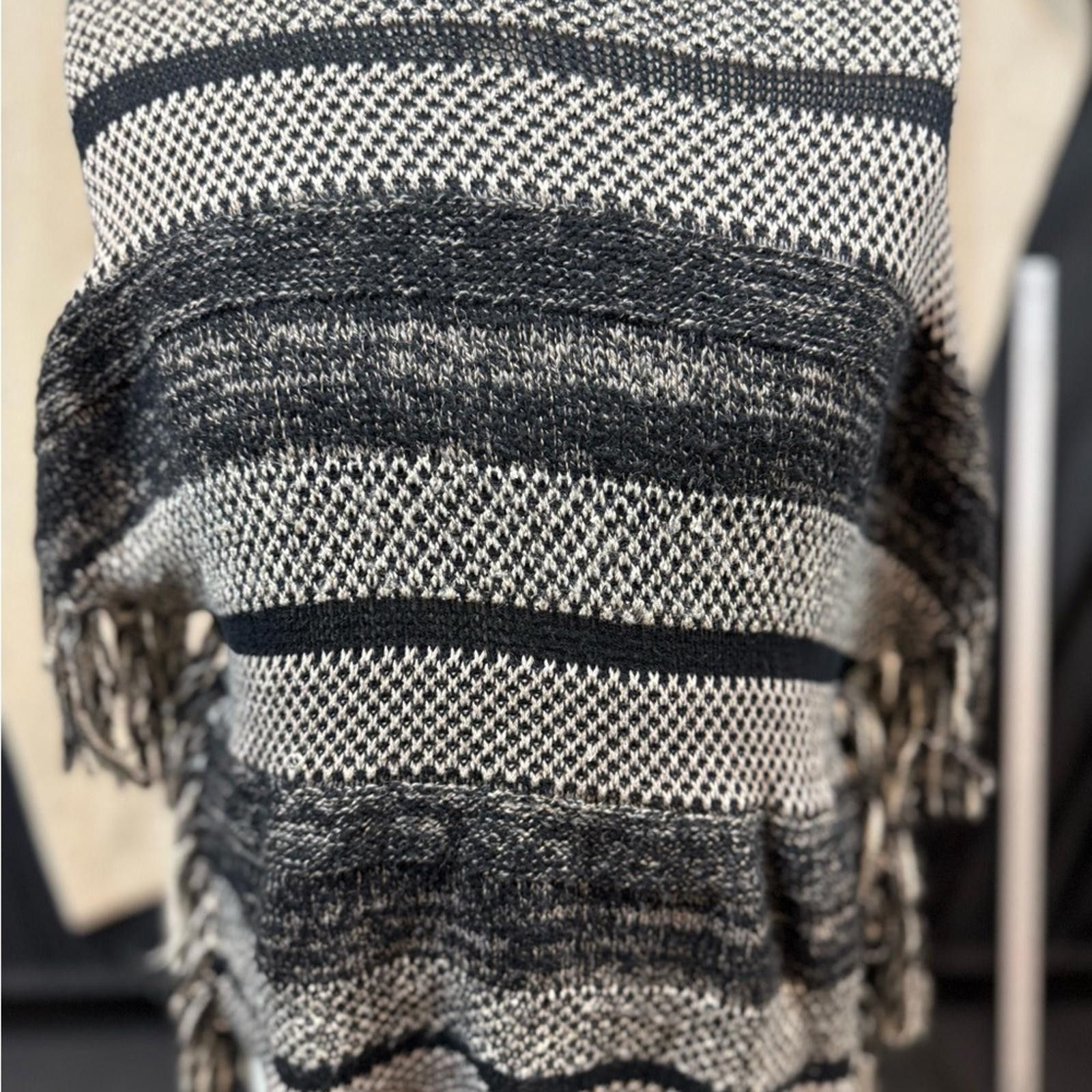 Lucky Brand Lucky Brand Black and White Textured Knit Size S / US 4 / IT 40 - 1 Thumbnail