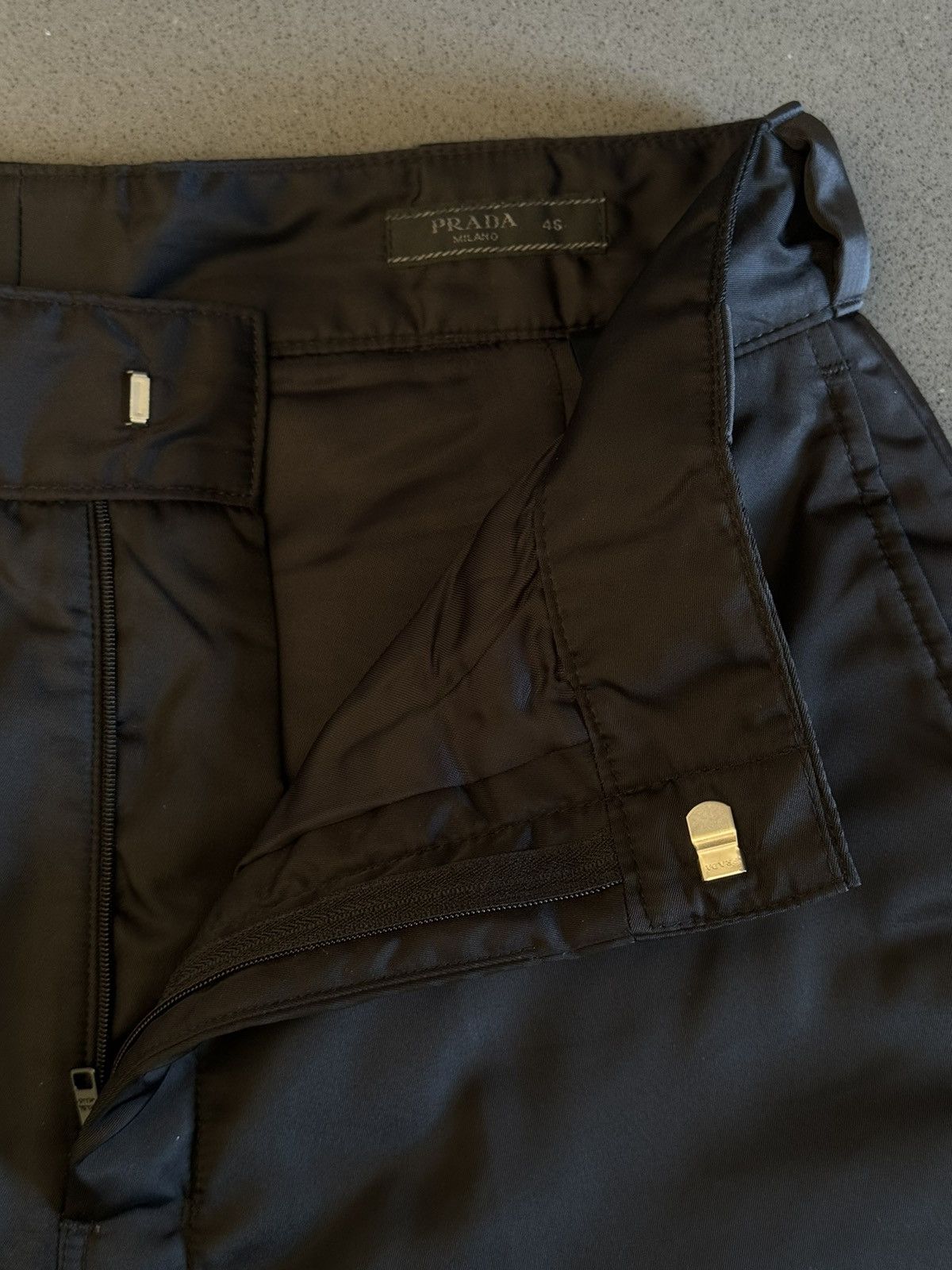 Prada PRADA re-nylon black padded SHORTS FW18 Size US 30 / EU 46 - 7 Thumbnail