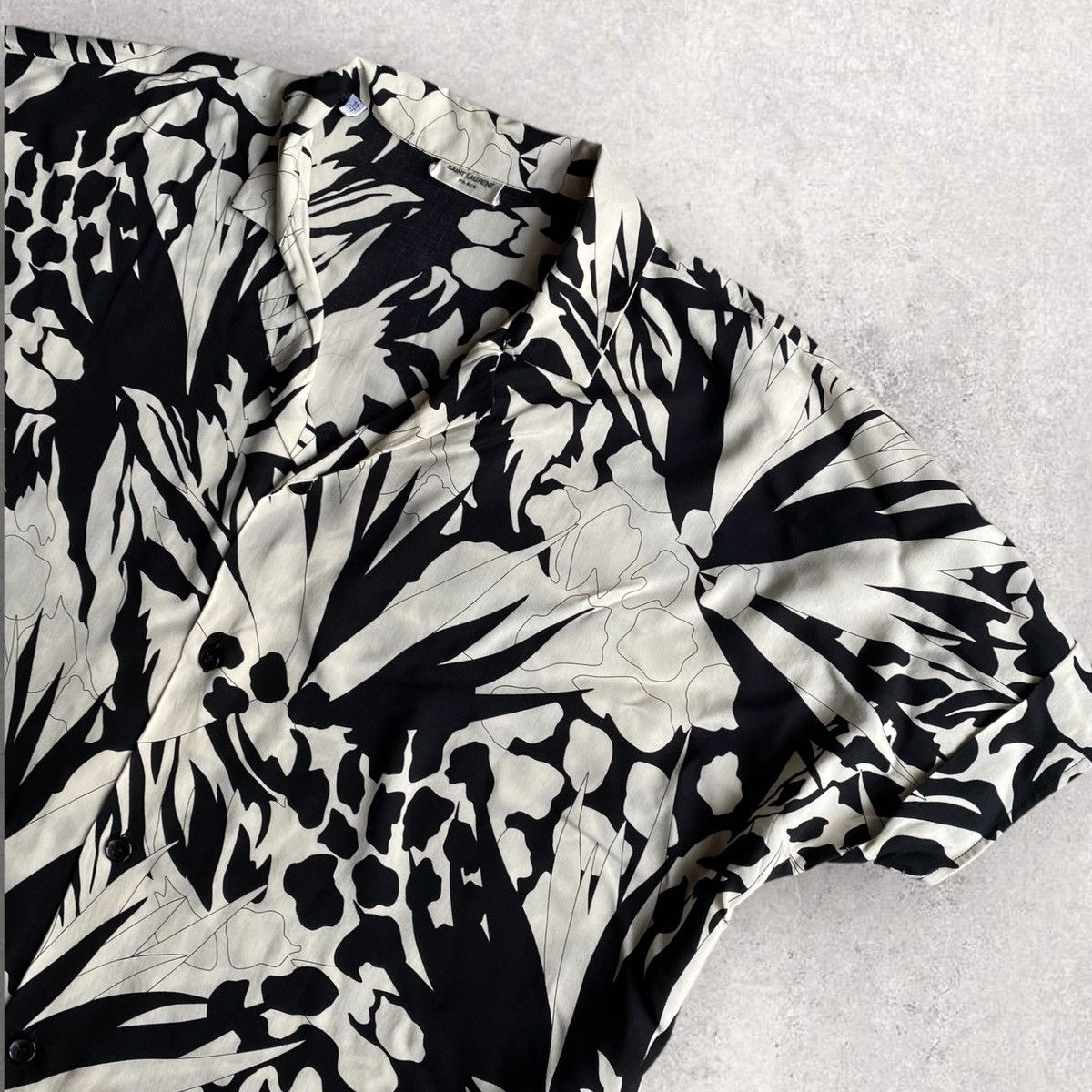 Saint Laurent Paris SS20 Saint Laurent Jungle Shark Collar Shirt Size US M / EU 48-50 / 2 - 5 Thumbnail